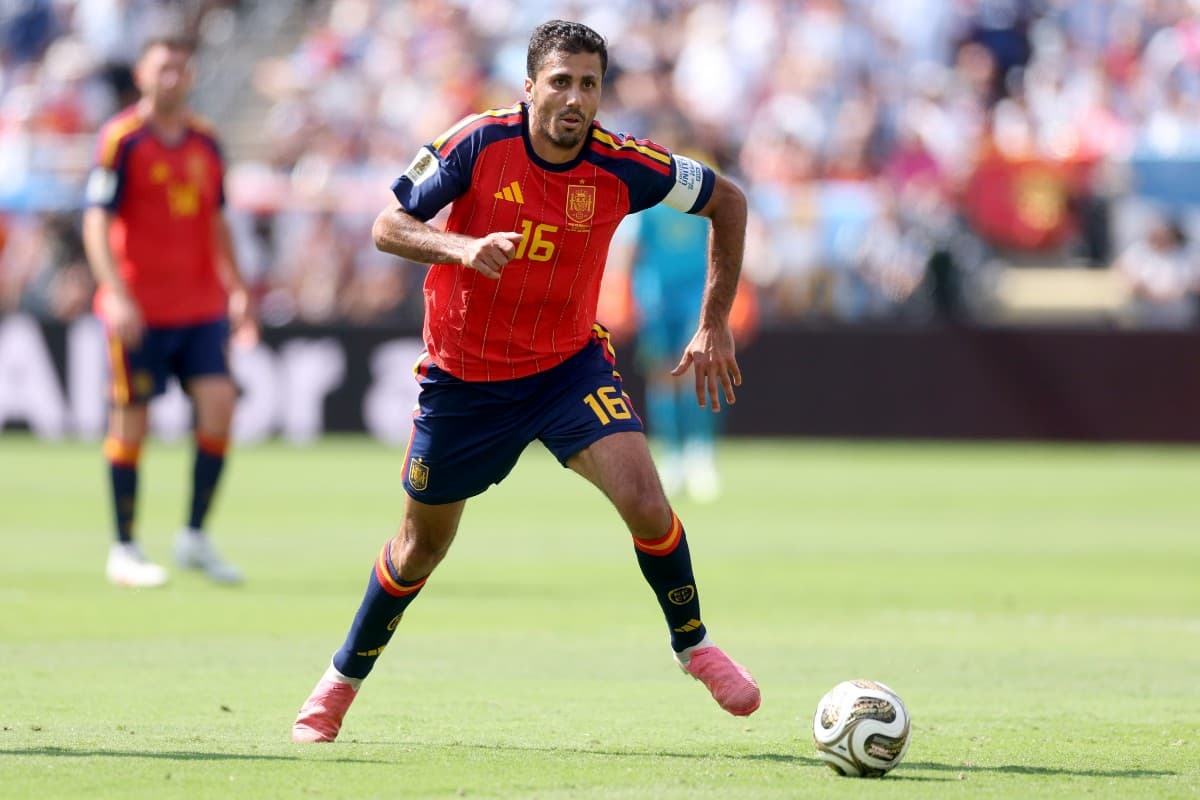 Barcelona must get serious in their bid to sign a Manchester City leader
