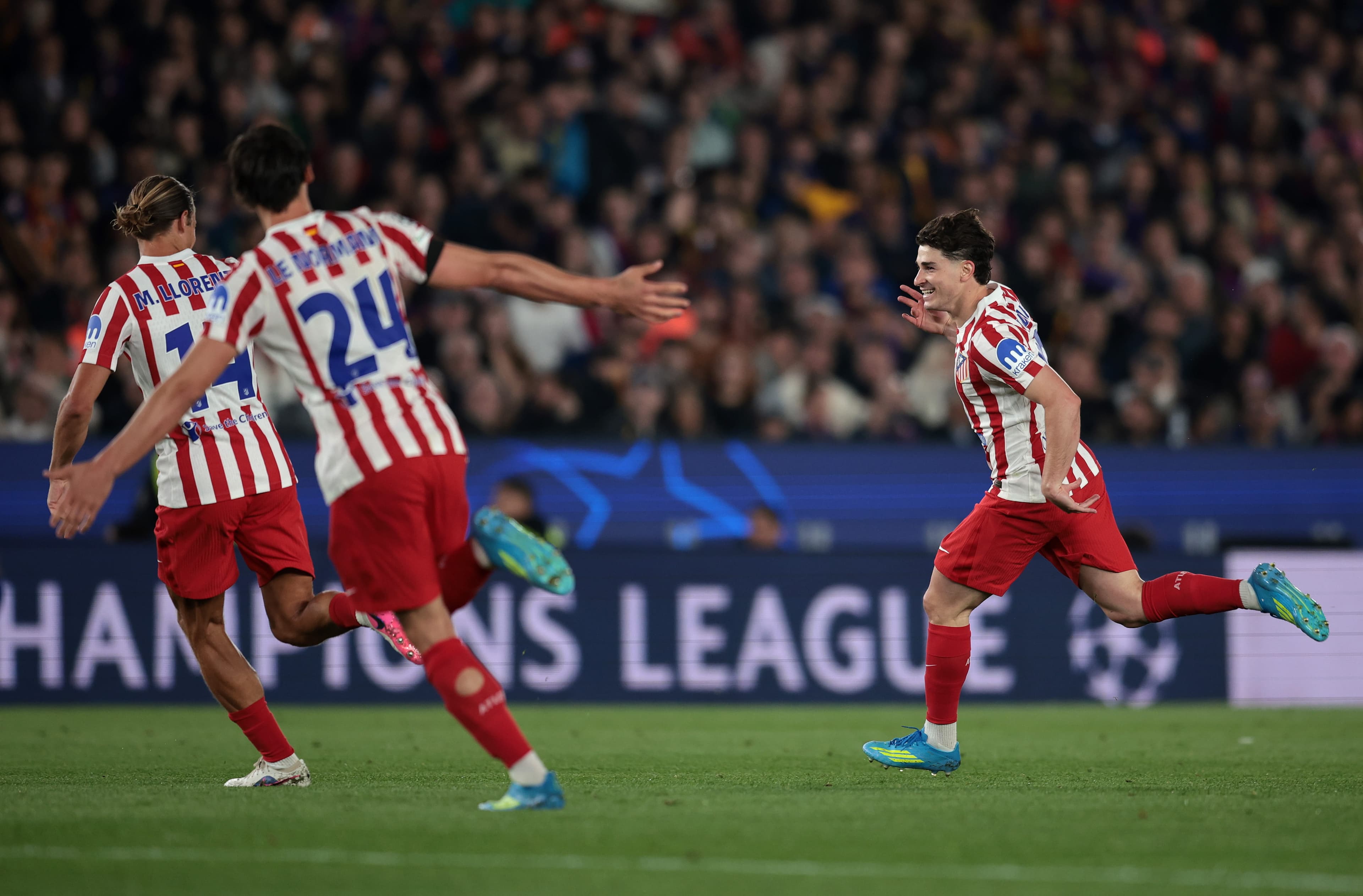 Barcelona working on alternatives with Julian Alvarez-PSG negotiations ‘in motion’