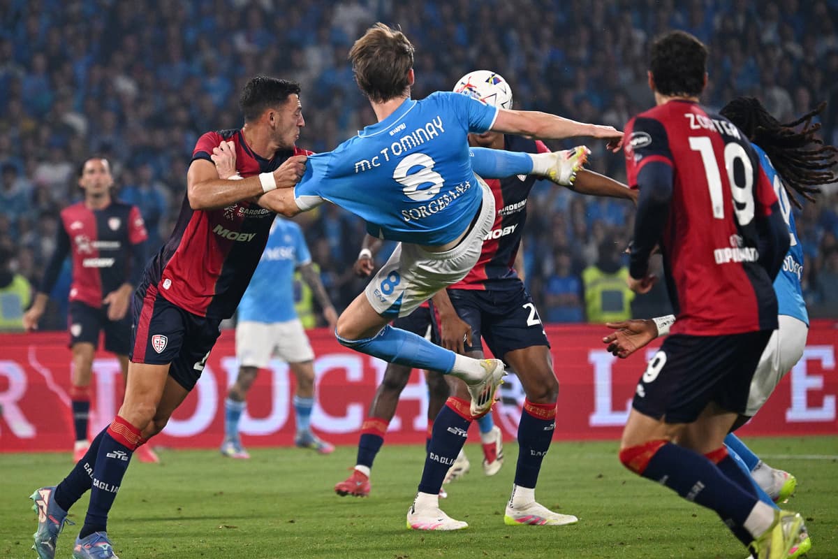 Video: McTominay scores another bicycle kick stunner