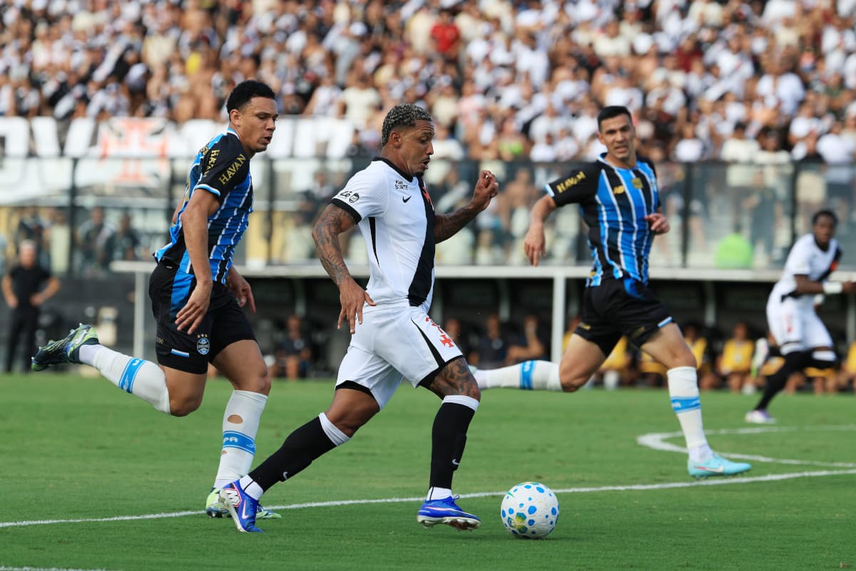 Video: Brazilian defender Viery arrives for Fiorentina medical