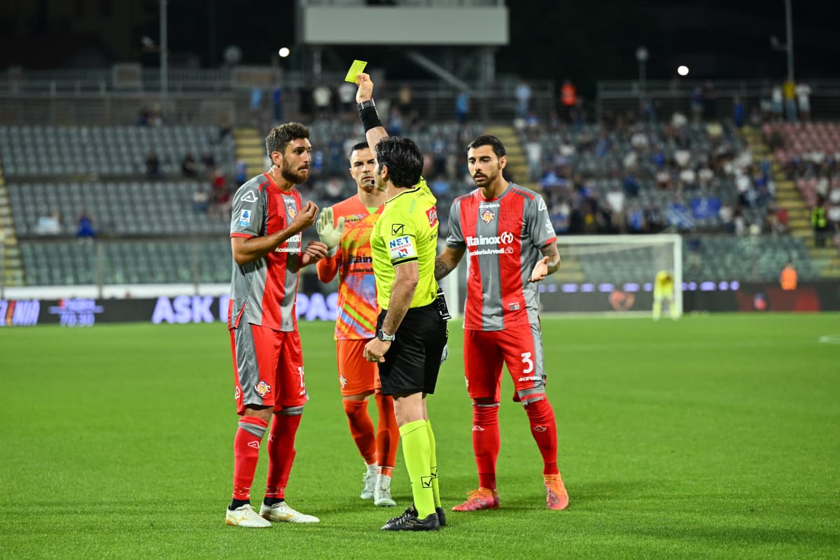Cremonese player given massive 4-match ban for insulting referee