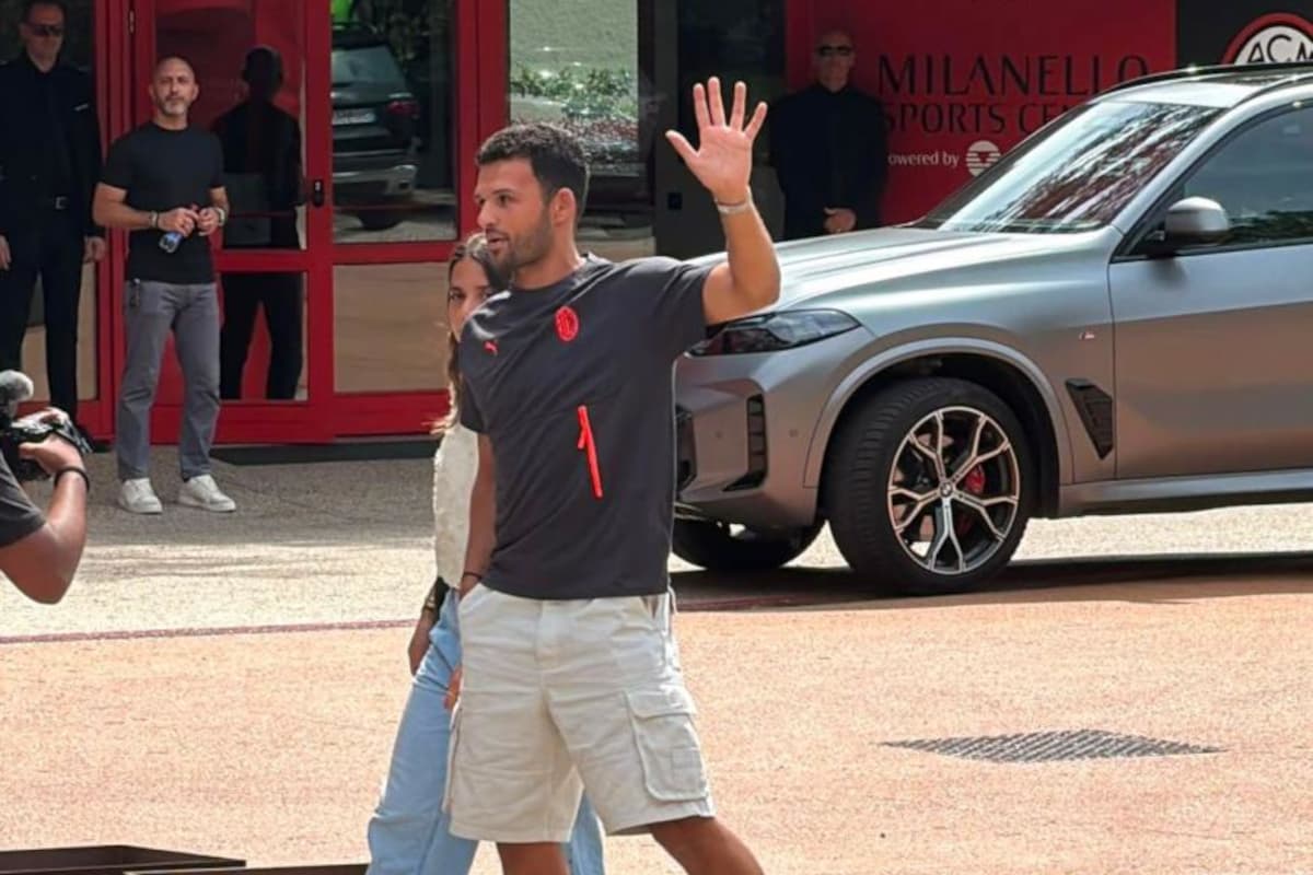 Video: Goncalo Ramos make surprise early visit to Milan
