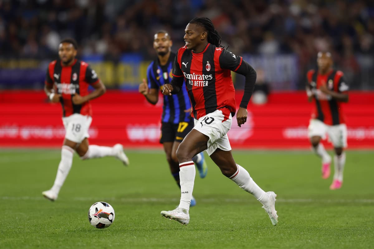Leao to miss Manchester United clash and hand Milan a transfer concern