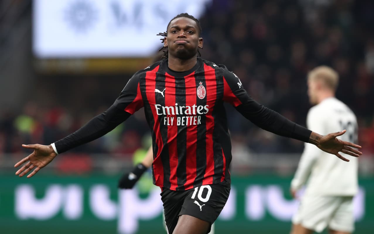 Fenerbahce make first Leao offer to Milan, total €40m plus bonus