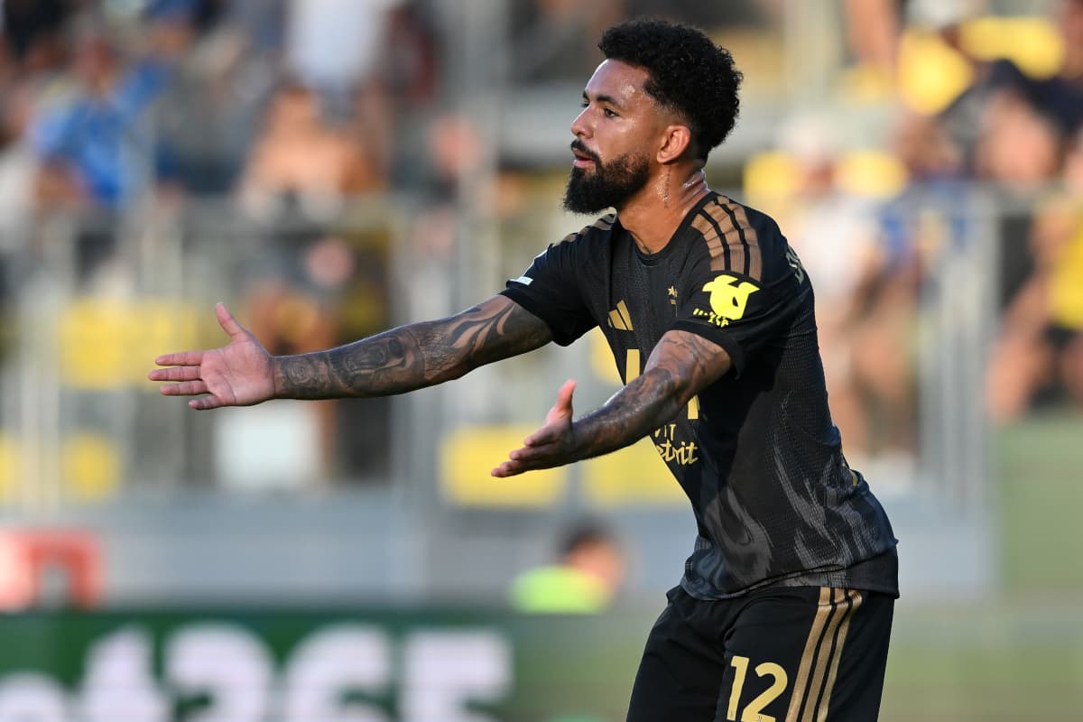 Video: Douglas Luiz’s emotional reaction to Brazil call-up