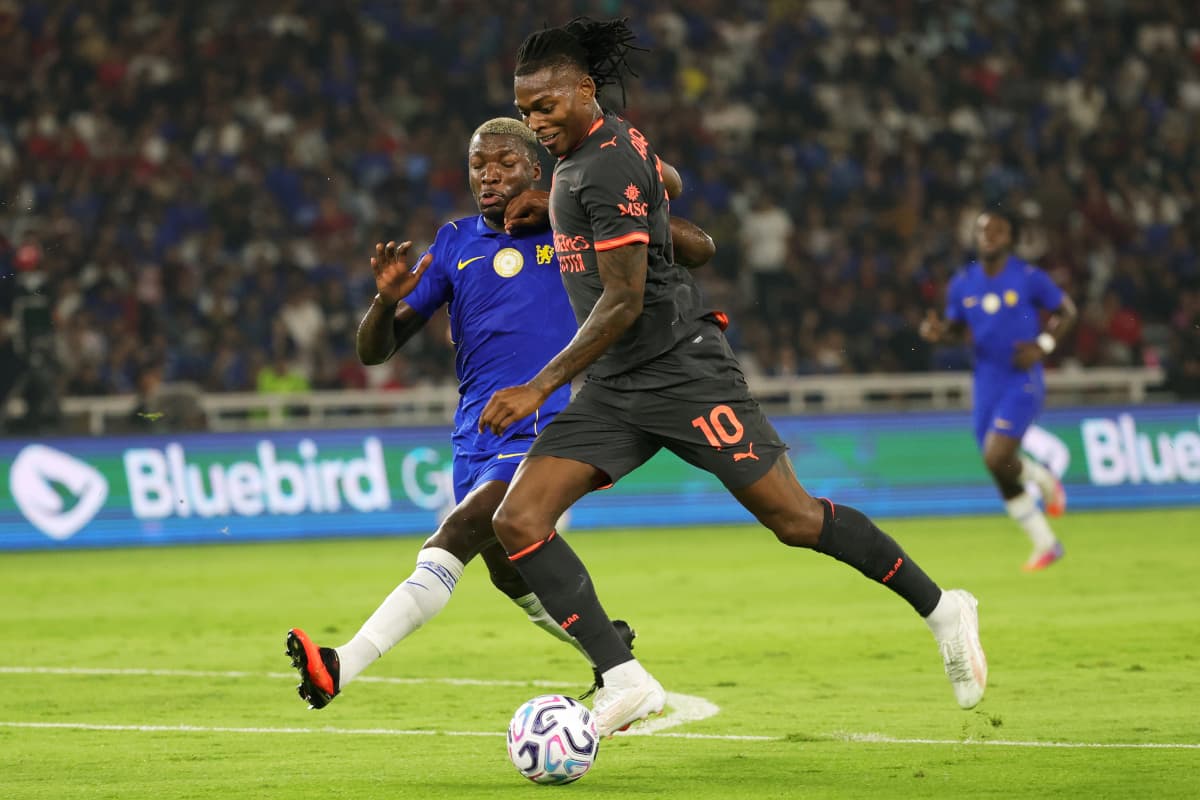 Tottenham rival Aston Villa, actively negotiate with Milan for Leao