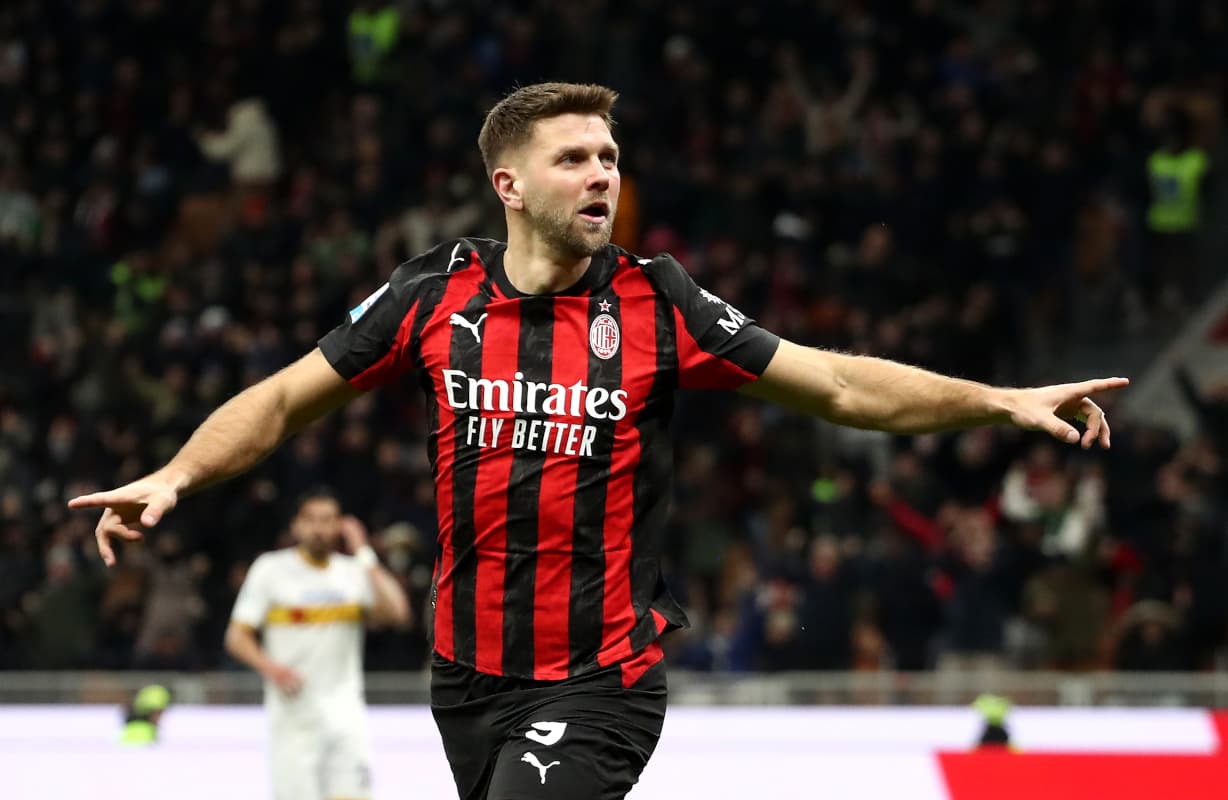Venezia wait for West Ham to release Fullkrug and sign Basic