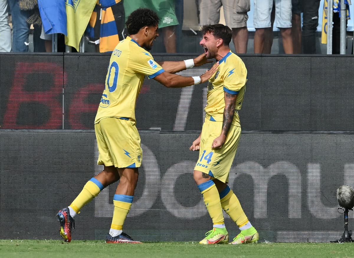 Serie A | Frosinone 2-0 Como: Unexpected upset with hero Palmisani