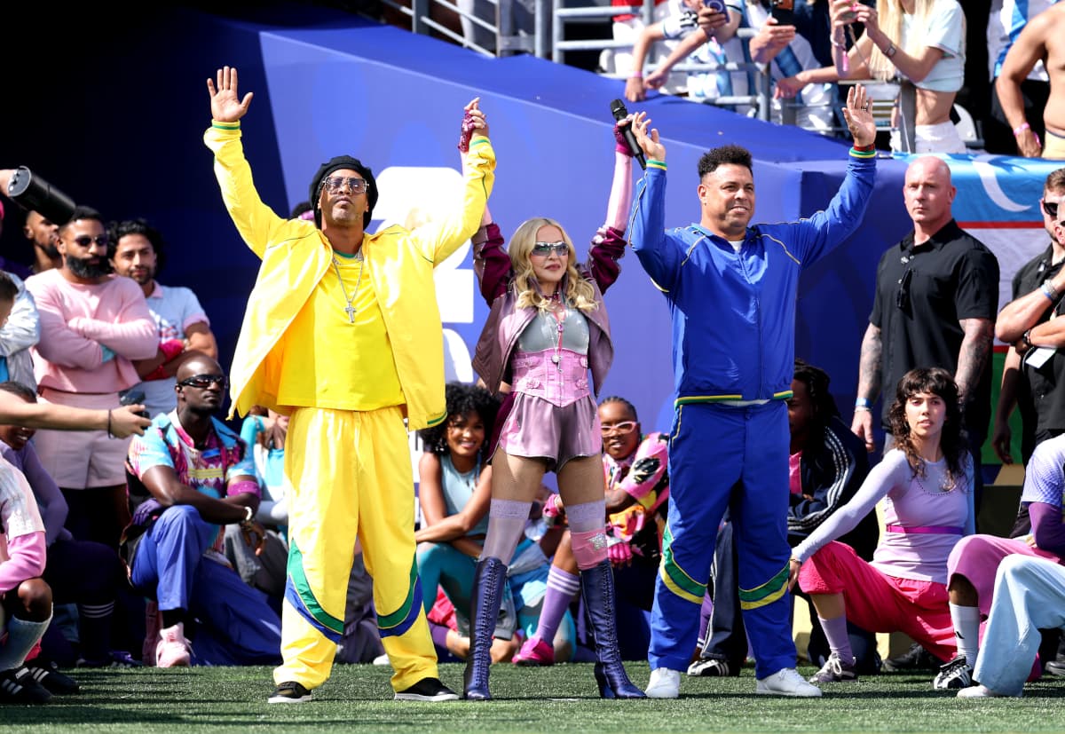 Video: Ronaldo and Ronaldinho chauffeur Madonna in 2026 World Cup Final show