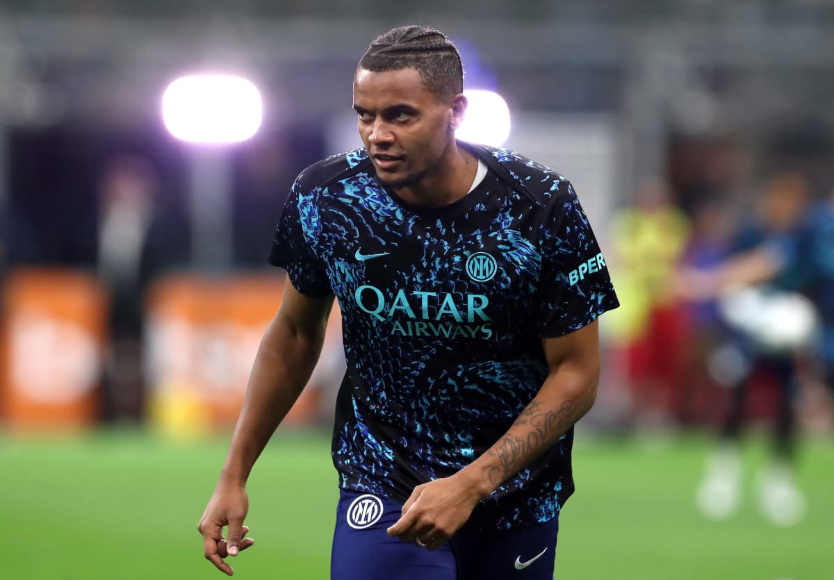 Akanji ‘not a big fan’ of hydration breaks, but SoFi Stadium ‘the best I’ve played in’