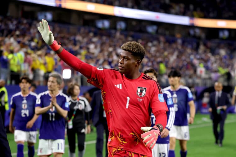 Aston Villa agree €35m deal for Parma goalkeeper Zion Suzuki