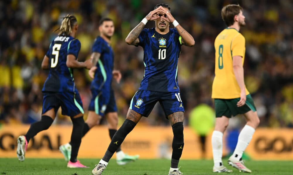 Raphinha suffers muscle discomfort in Brazil’s friendly win