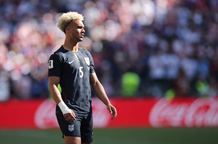 Manchester United set sights on signing Fulham star Antonee Robinson