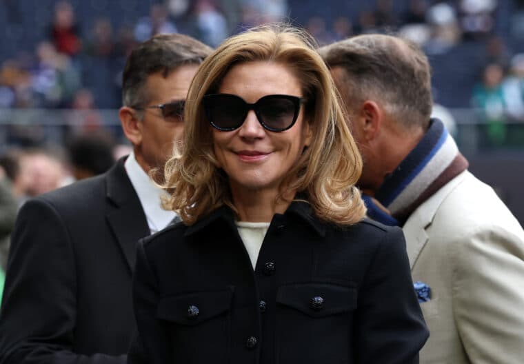 West Ham confirm Amanda Staveley has agreed a deal to buy 25.1% stake in the club
