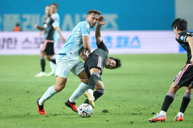 Newcastle in talks to sign Nico Gonzalez from Manchester City