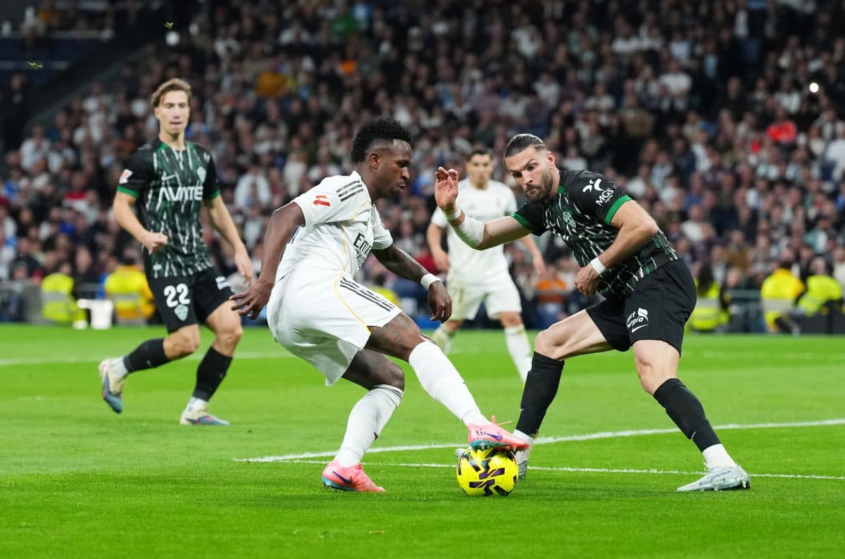 Official I Former Saint-Étienne defender Léo Pétrot joins Anderlecht