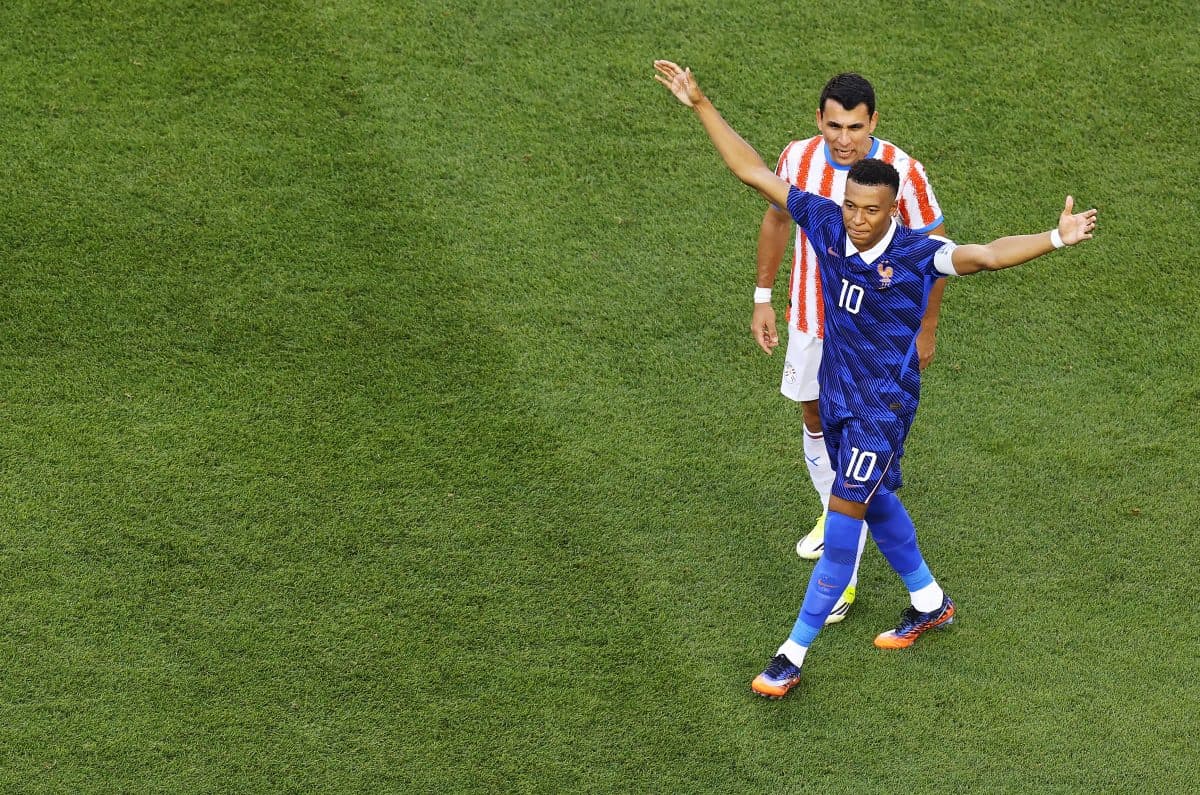 EXCLUSIVE | Tony Cascarino on France: “I don’t think there’s any defence that’s going to stop them.”