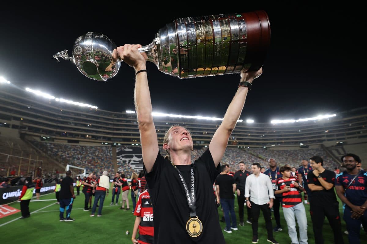 Filipe Luis signs Monaco contract remotely