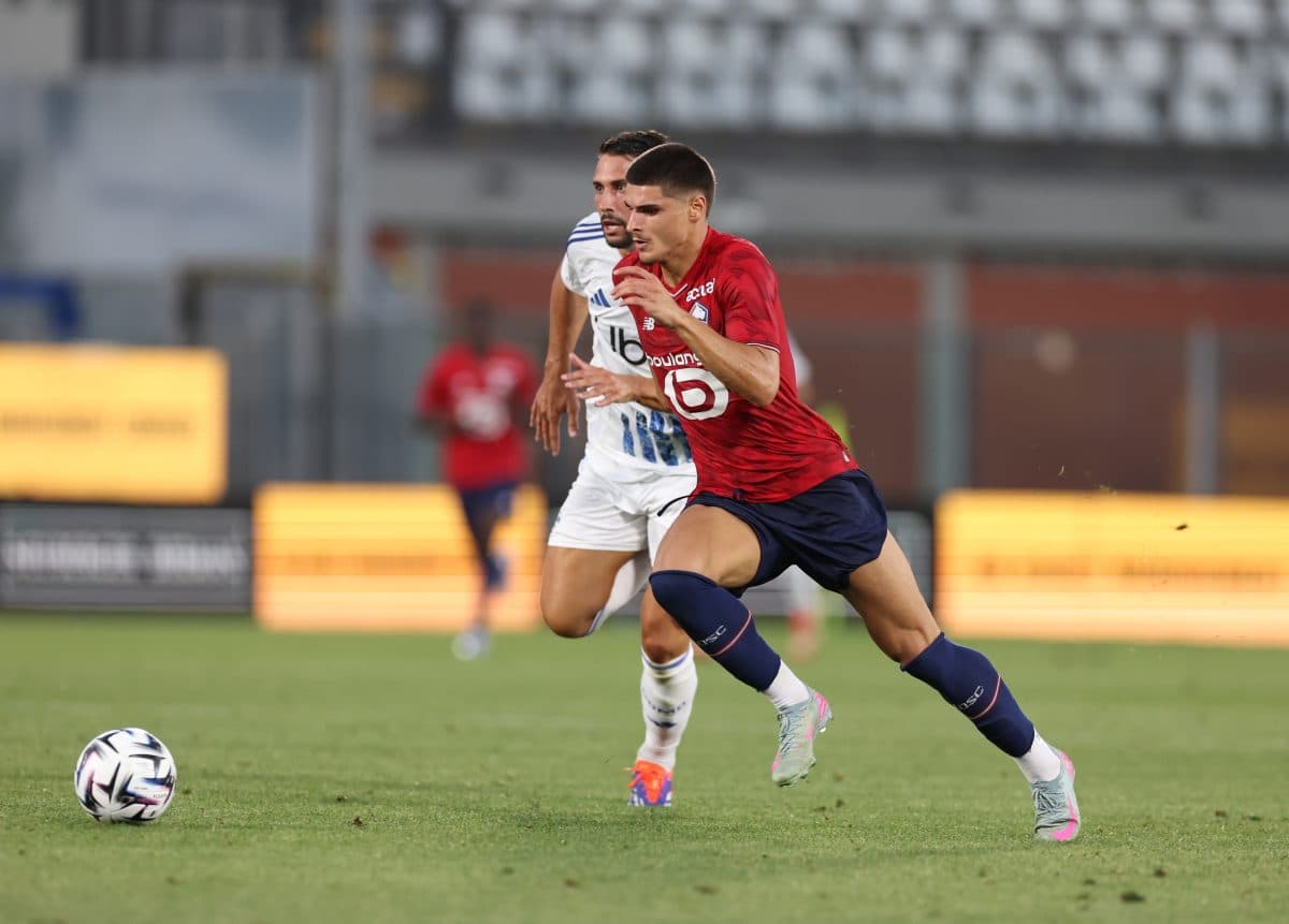 Aston Villa join race to sign Lille’s Matias Fernandez-Pardo