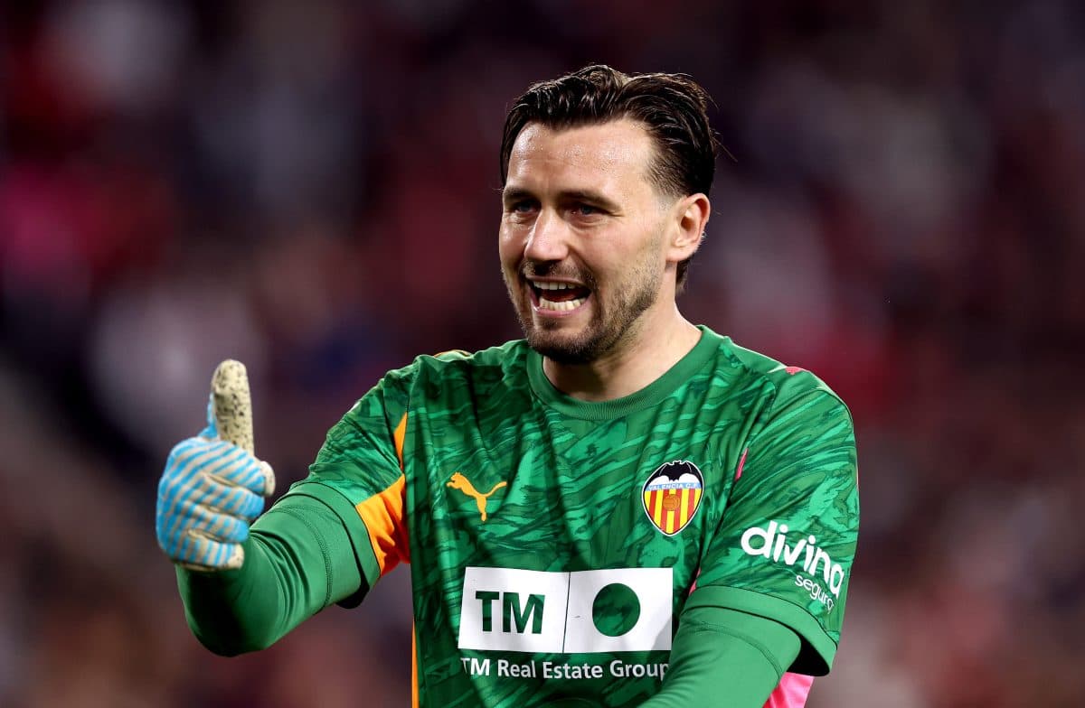 Marseille eye Valencia’s Stole Dimitrievski as Gerónimo Rulli’s replacement
