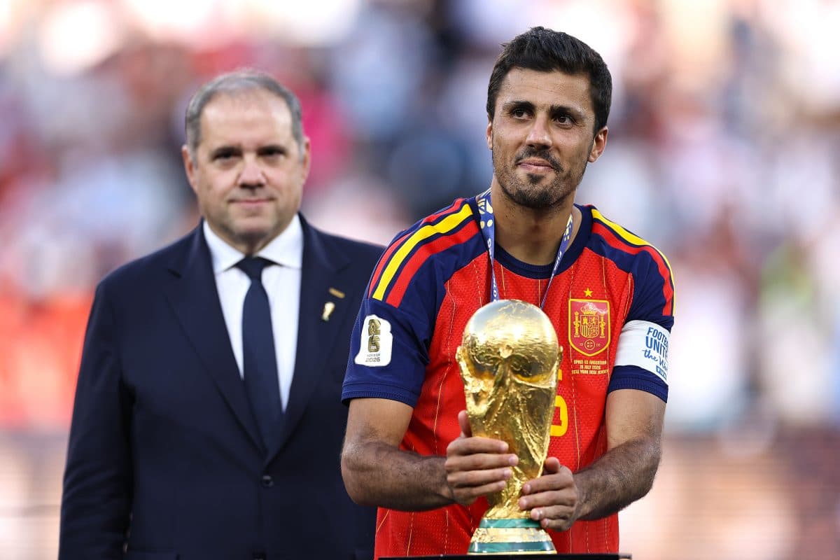 PSG approach Manchester City to explore potential Rodri transfer