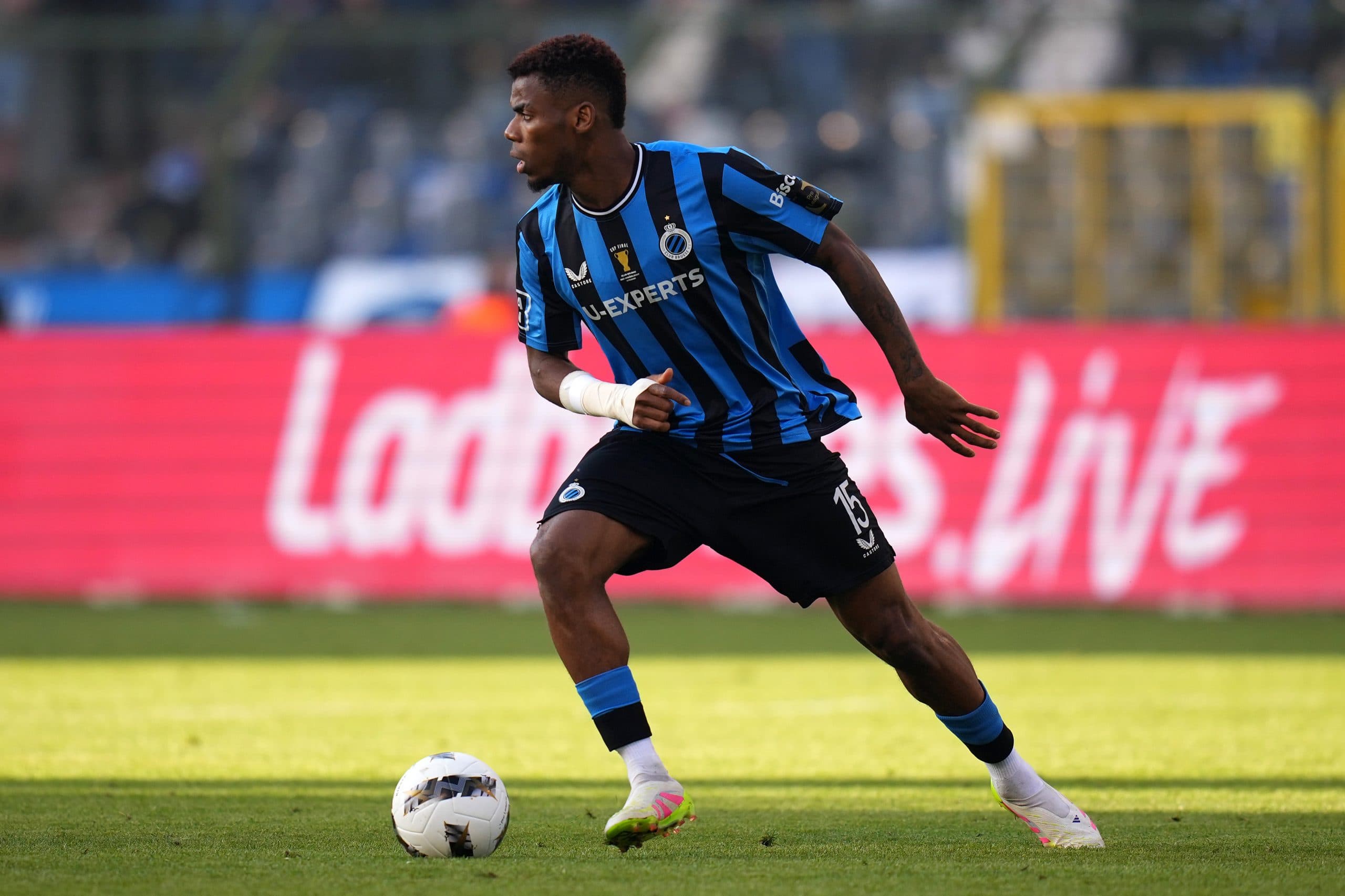 Eintracht Frankfurt reach verbal agreement with Brugge midfielder Raphael Onyedika (25)