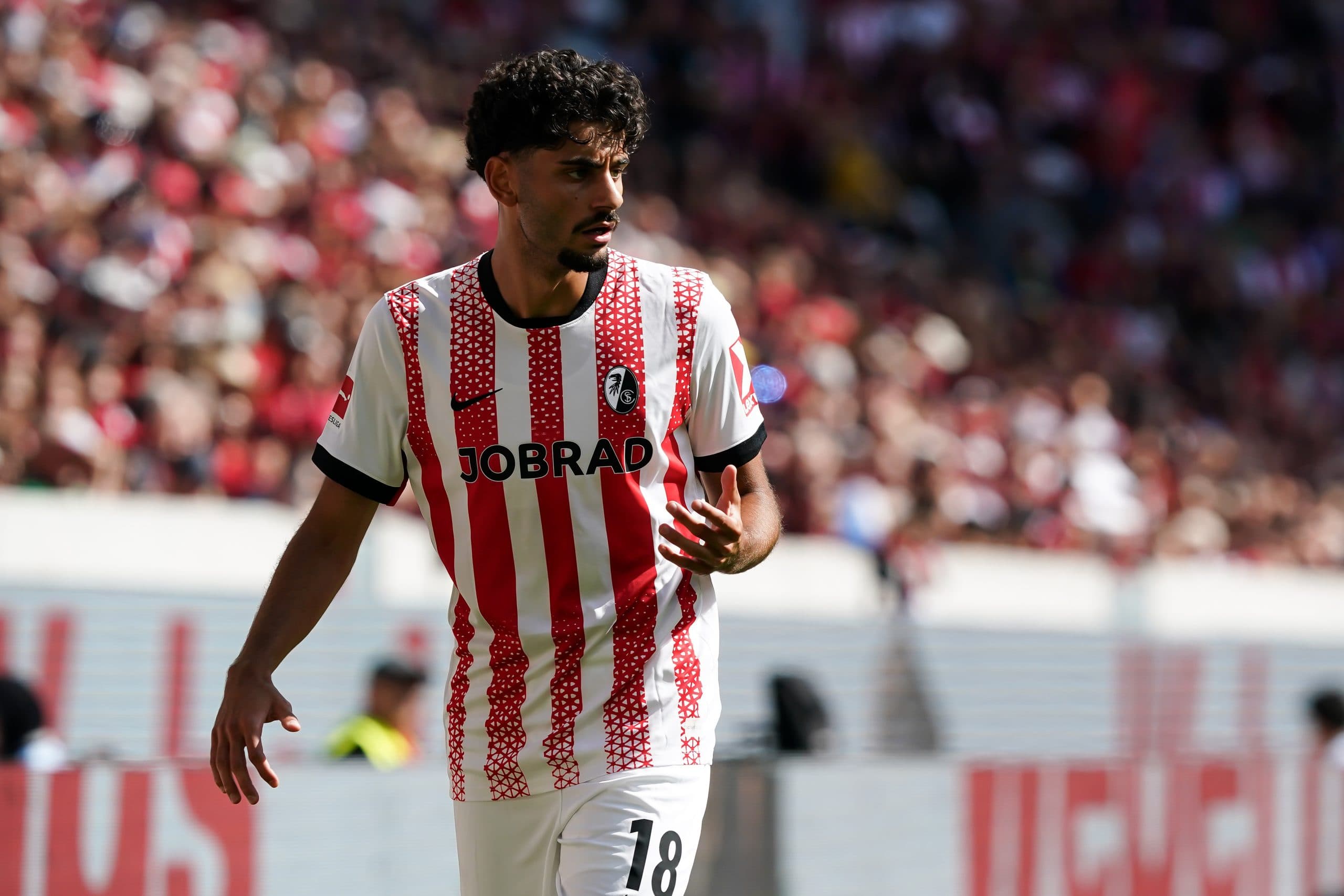 Eren Dinkçi discusses wife’s leukemia treatment and uncertain Freiburg future: “She is priority number one.”
