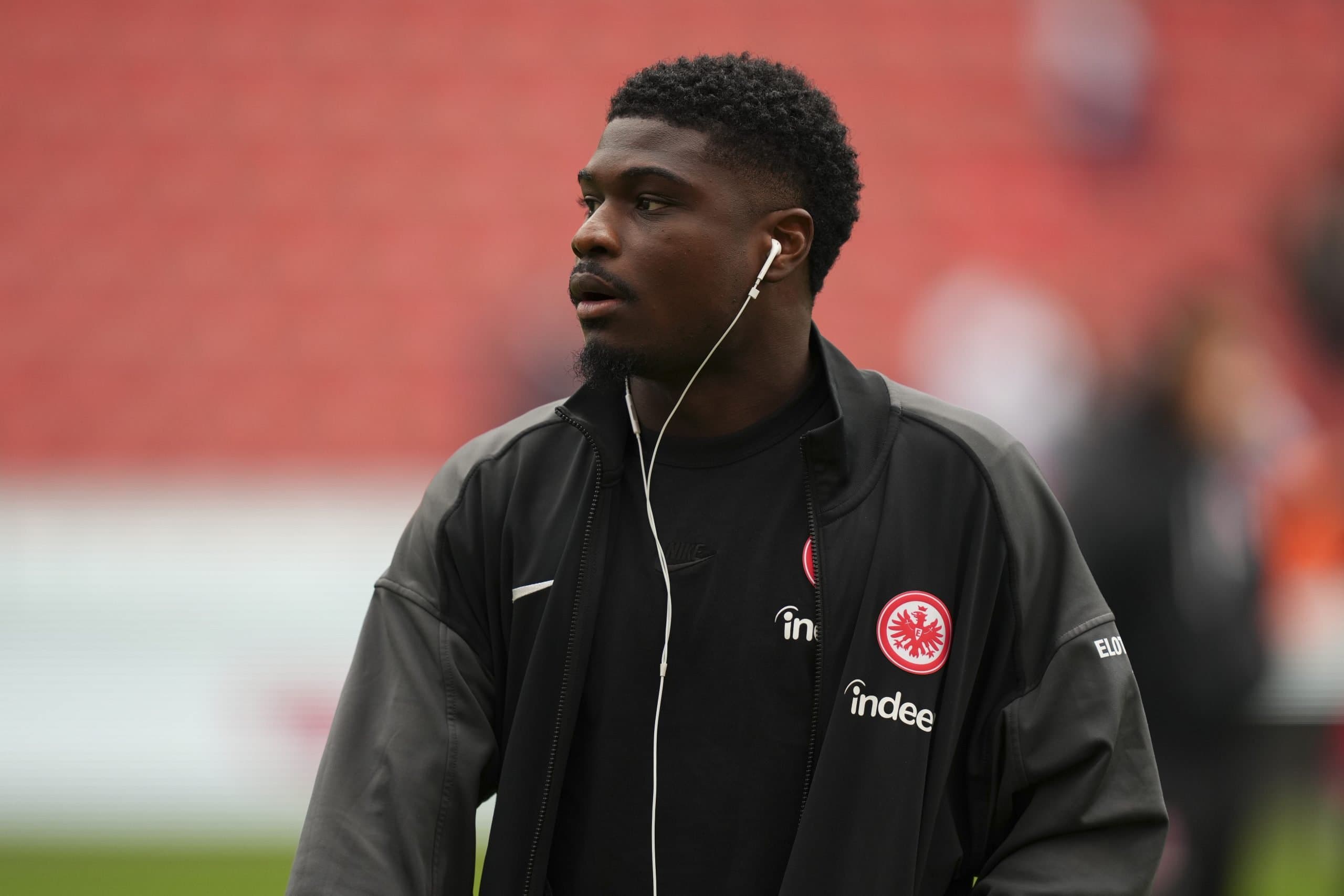 Eintracht Frankfurt and Schalke 04 work out details of Junior Dina Ebimbe transfer