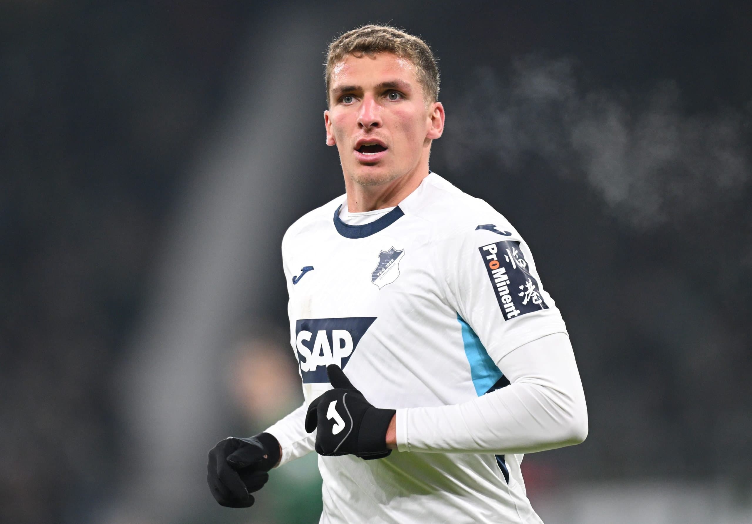 Official | VfB Stuttgart sign Grischa Prömel