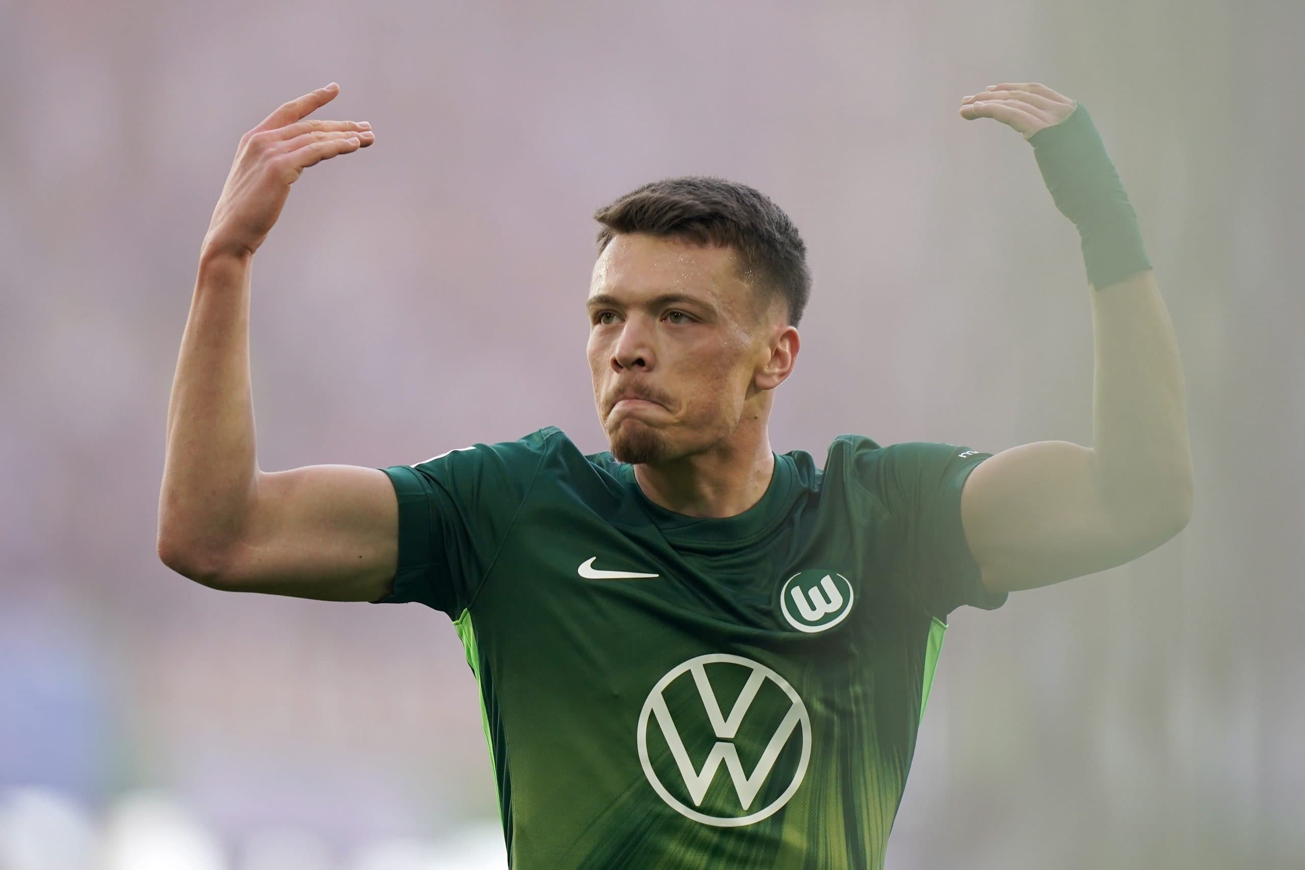Benfica lead the race to sign Dženan Pejčinović