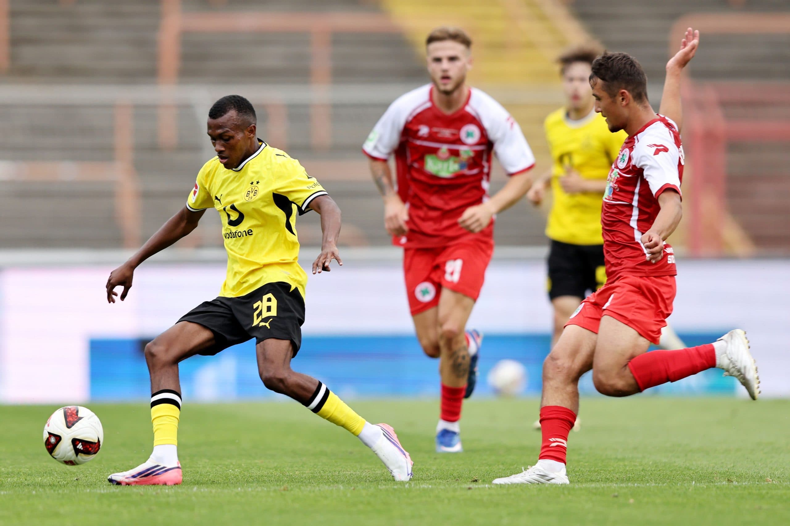 A mixed debut for Borussia Dortmund’s Justin Lerma