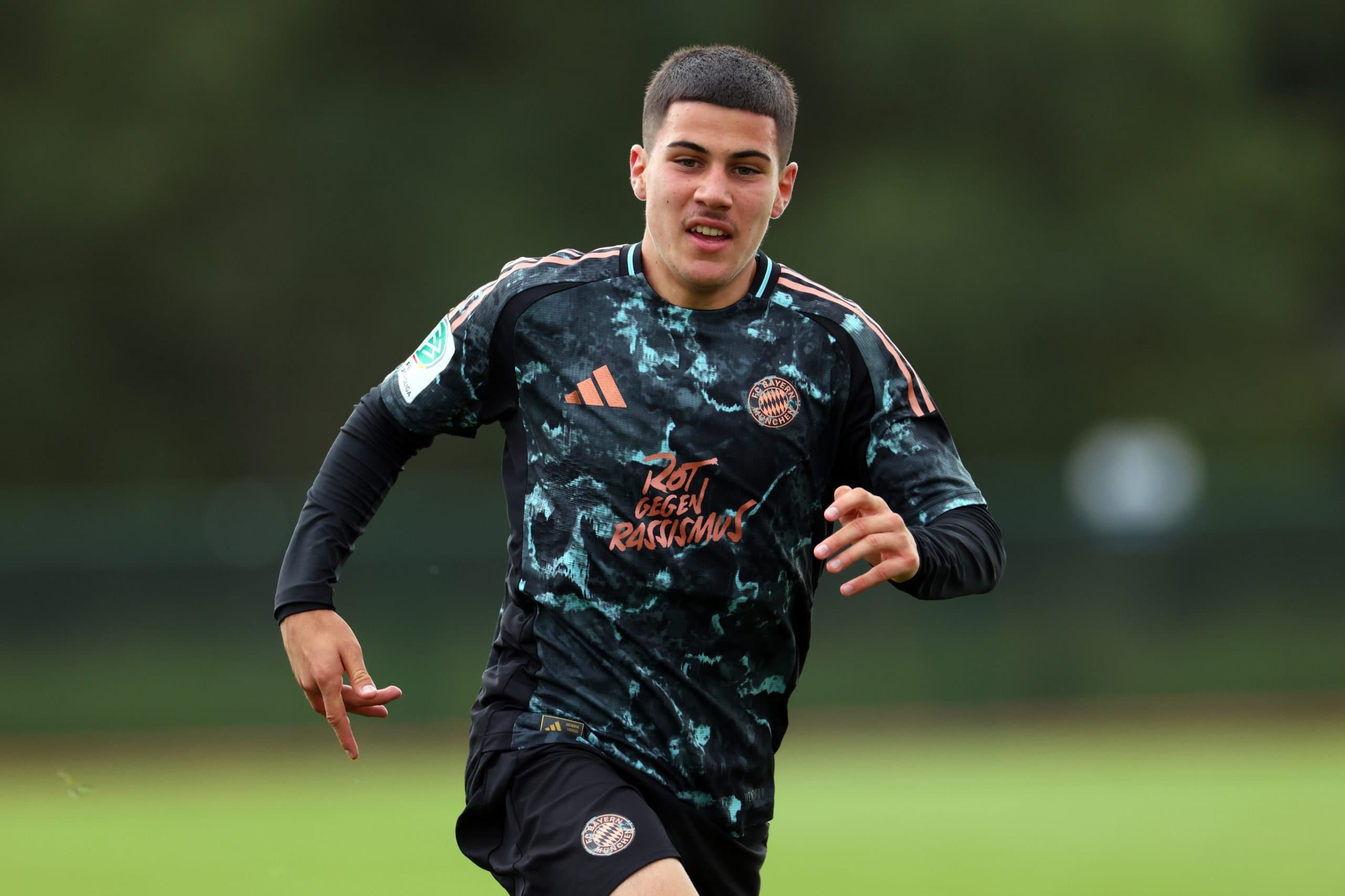Cologne decide against signing Bayern Munich’s Felipe Chávez
