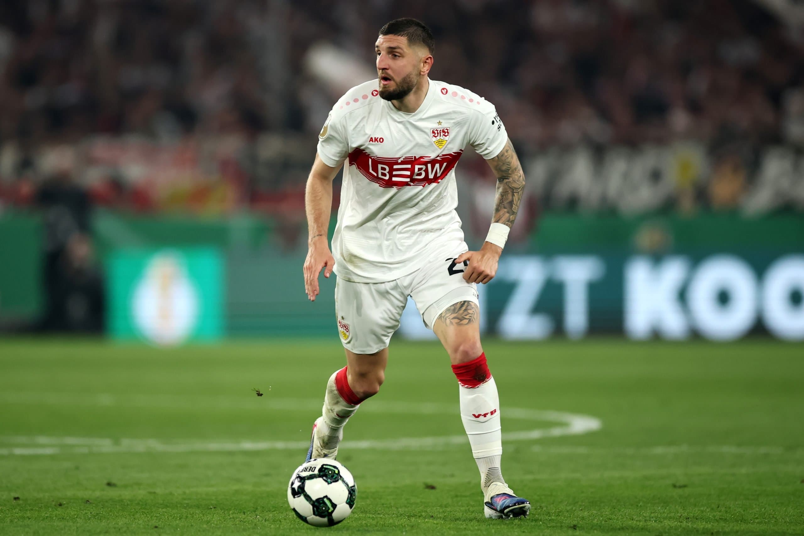 Stuttgart reject Beşiktaş offer for defensive leader Jeff Chabot (28)