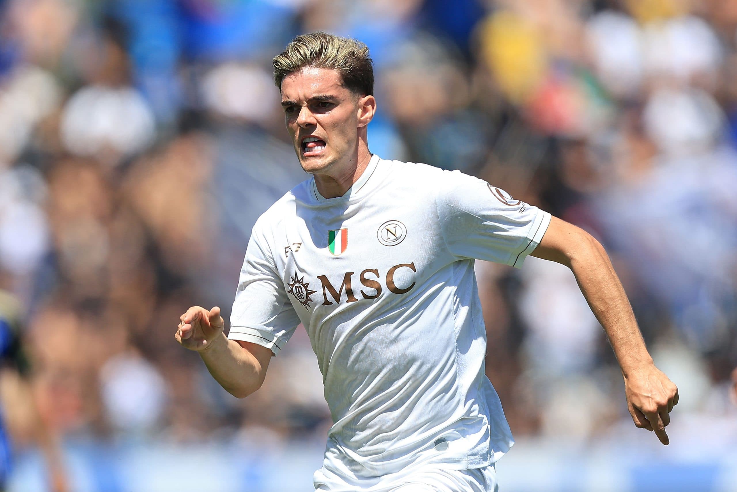 Bayer Leverkusen’s fullback search remains intriguing