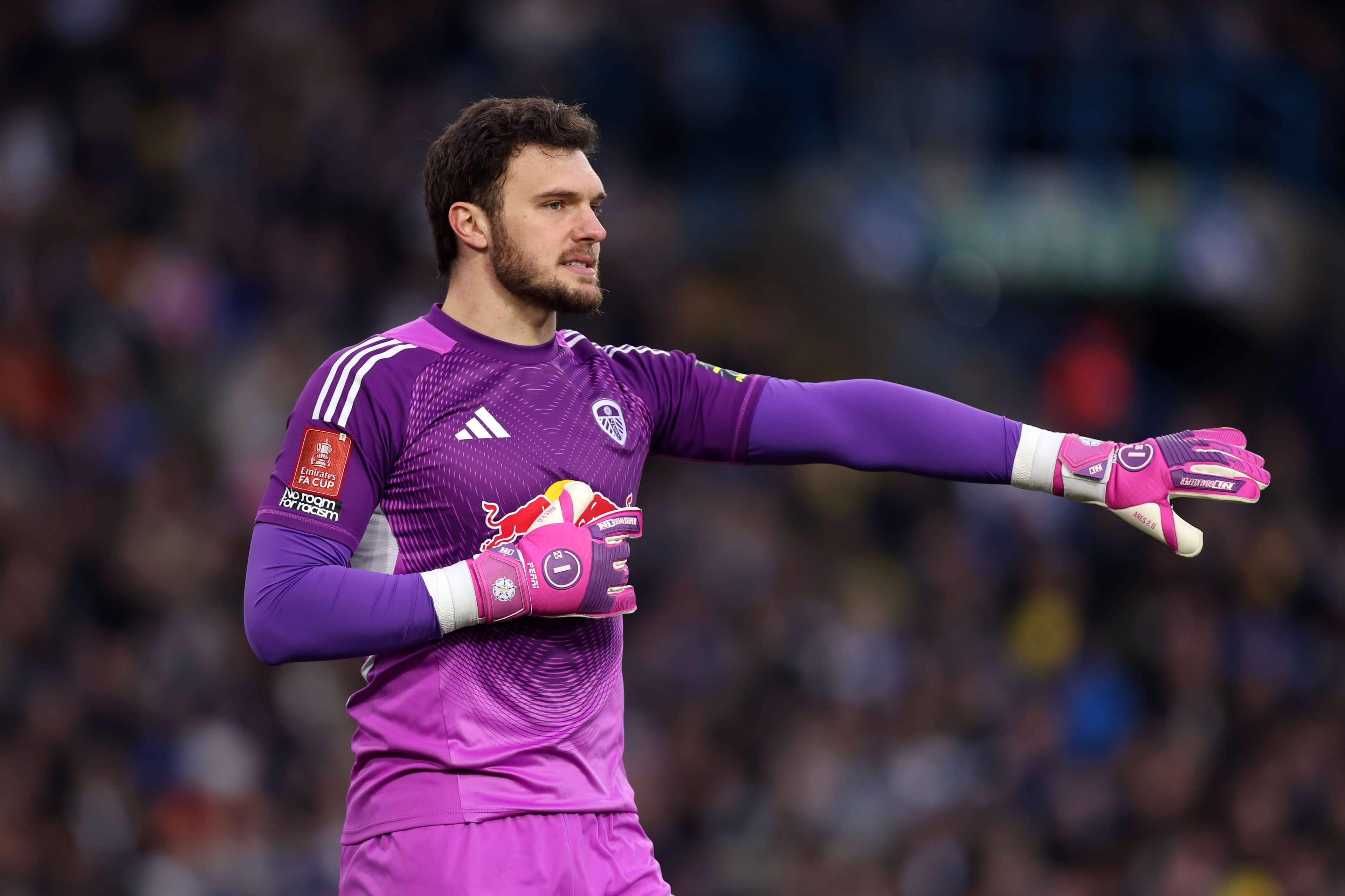 Torino closing in on Leeds United goalkeeper Lucas Perri