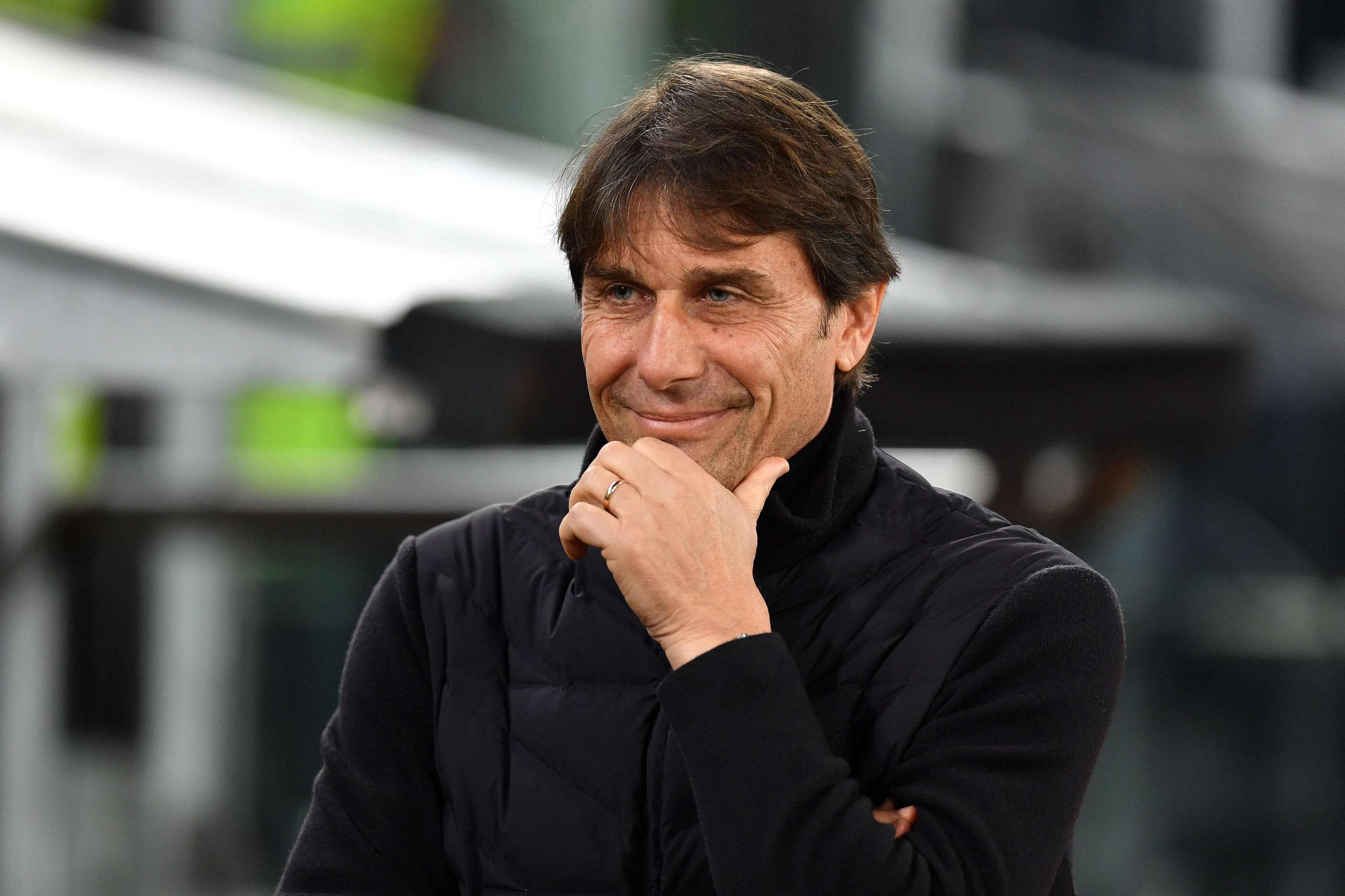 Milan considering Antonio Conte as replacement for Max Allegri
