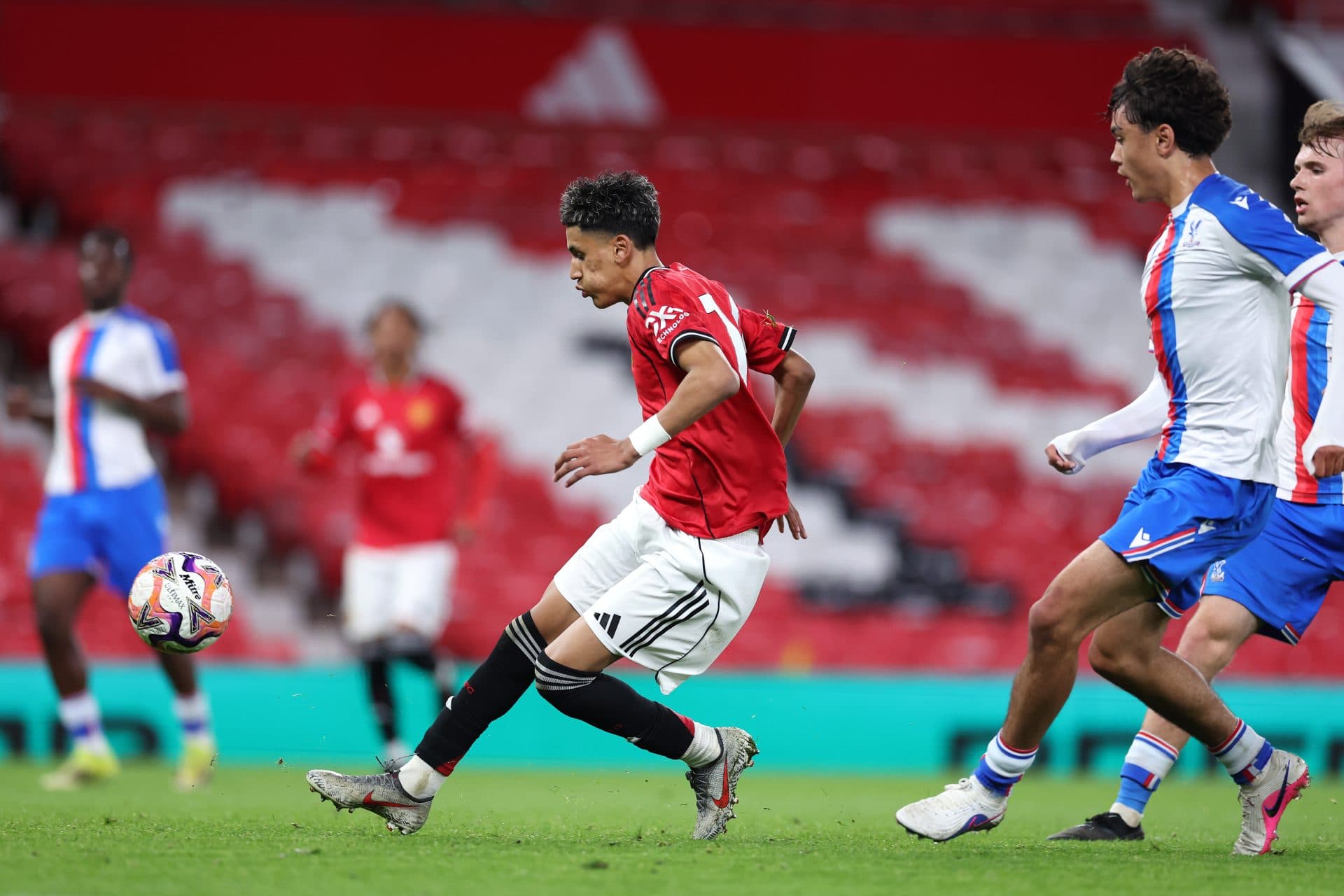 Manchester United make final contract offer for 16-year-old prodigy amid Real Madrid interest
