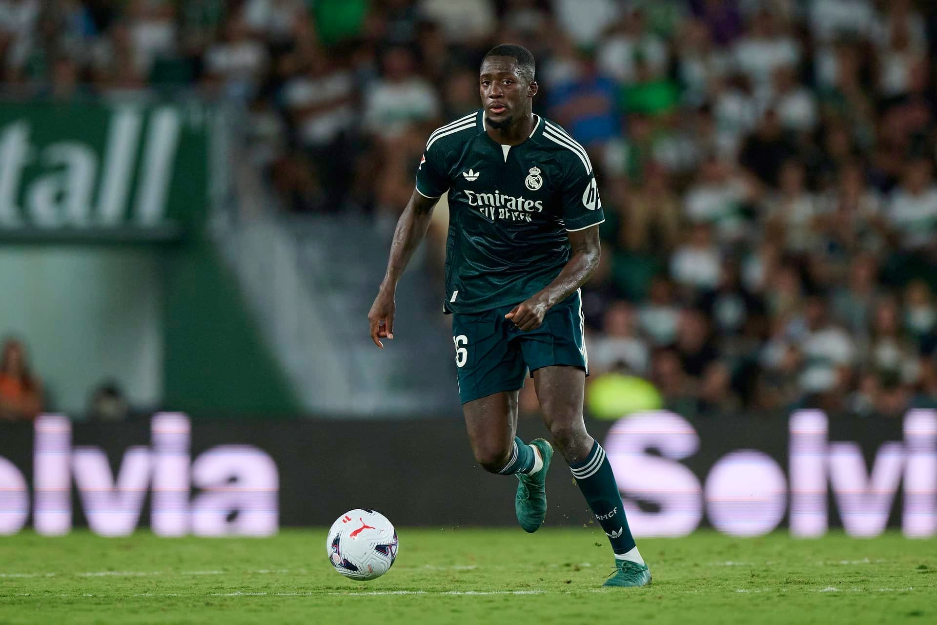 Confirmed: Real Madrid defender leaves national team camp after suffering knee sprain
