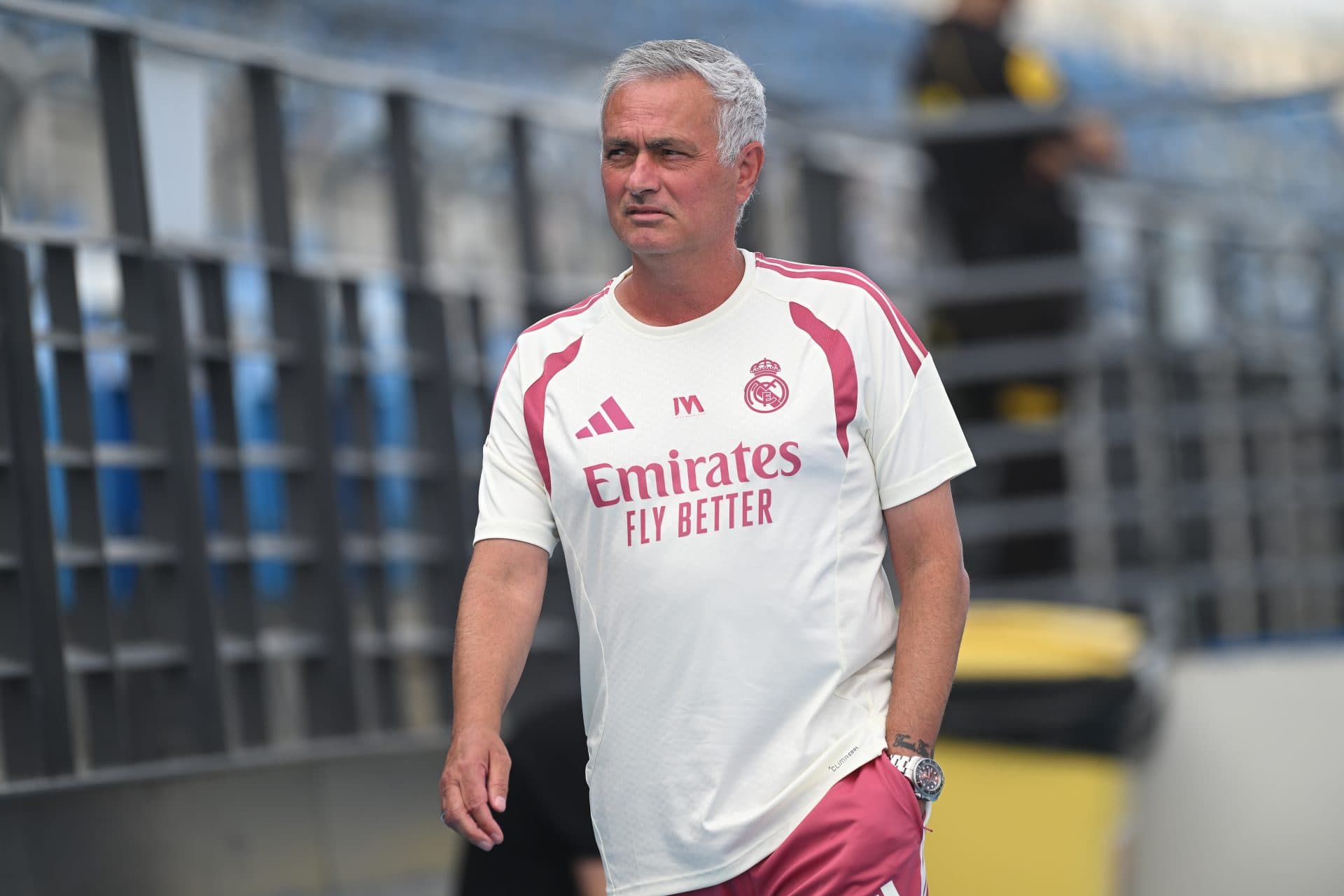 Mourinho lays down new rules at Real Madrid aiming to build a strong dressing room