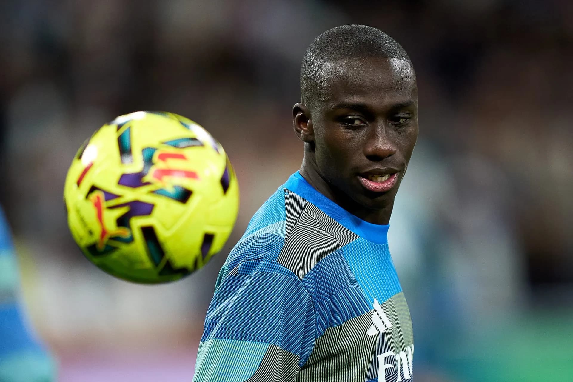 Official: Real Madrid defender successfully undergoes surgery; out for 5-6 months
