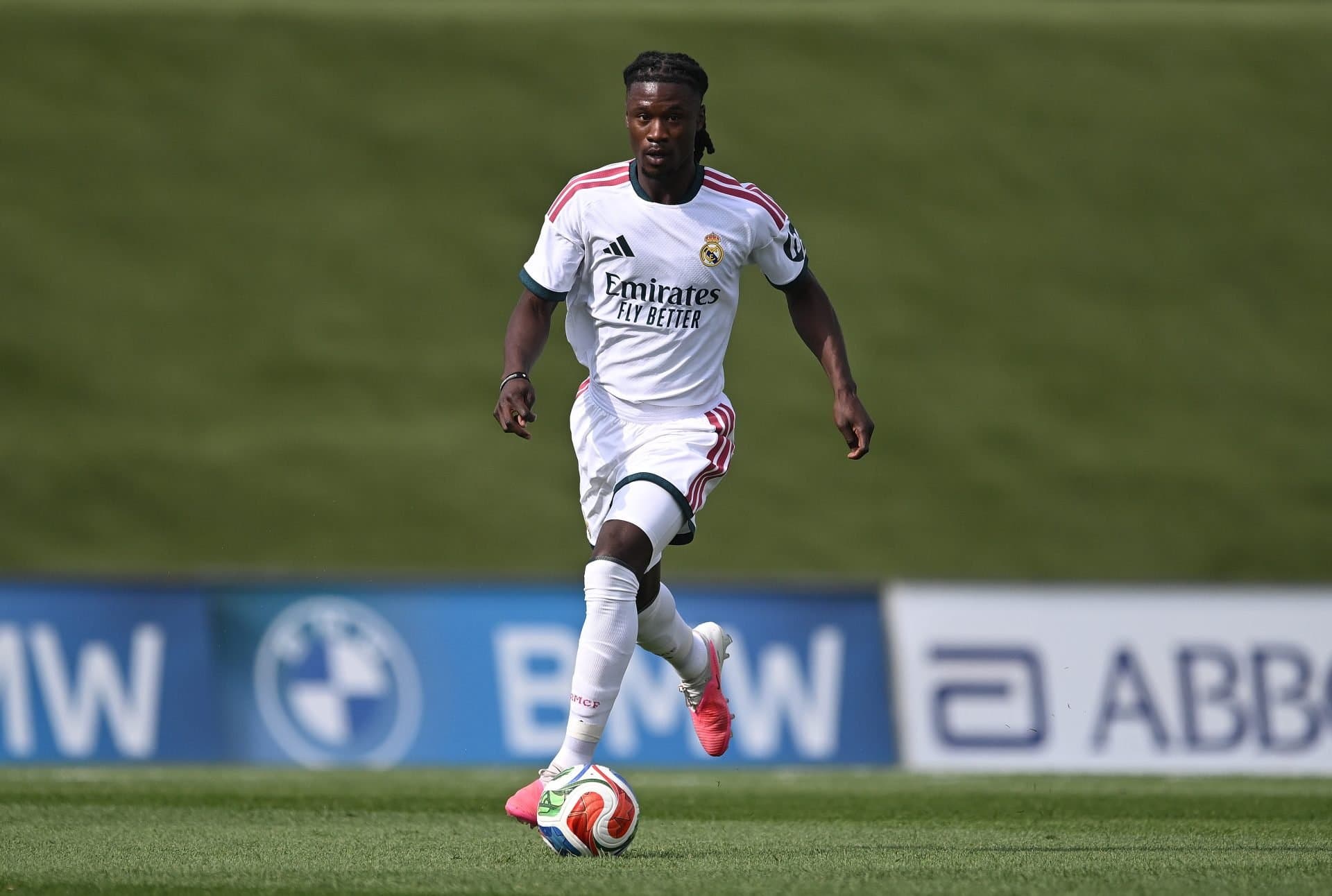 Real Madrid remain open to selling Man United midfield target for €60-70 million