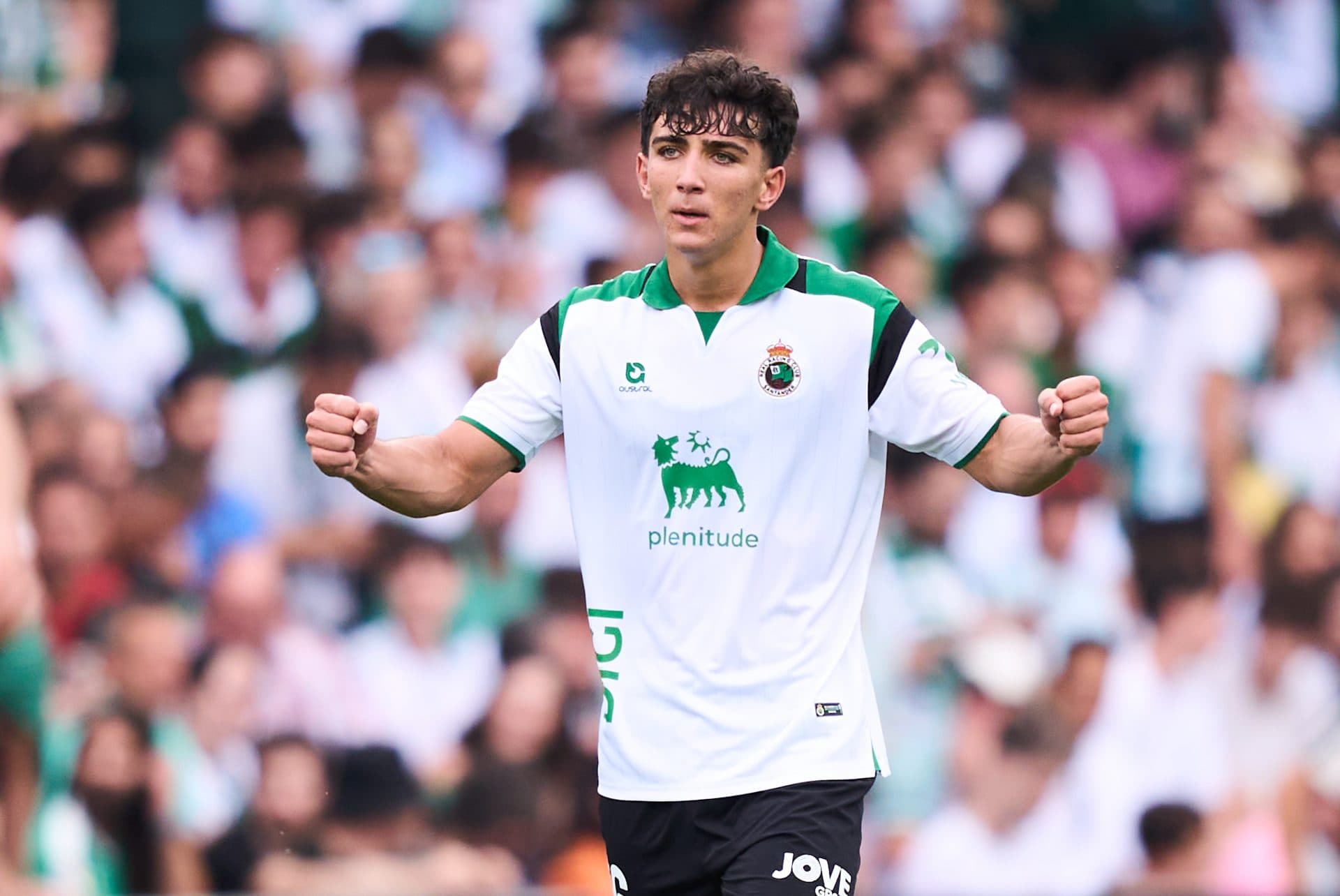 Real Madrid, Barcelona tracking 19-year-old La Liga midfield talent – report