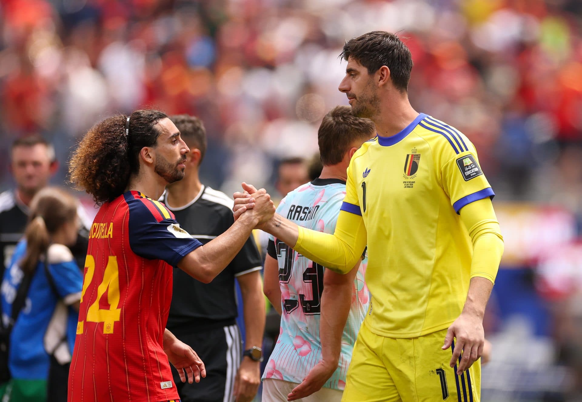 Real Madrid star welcomes Mark van Bommel but leaves Belgium future undecided: “It depends”