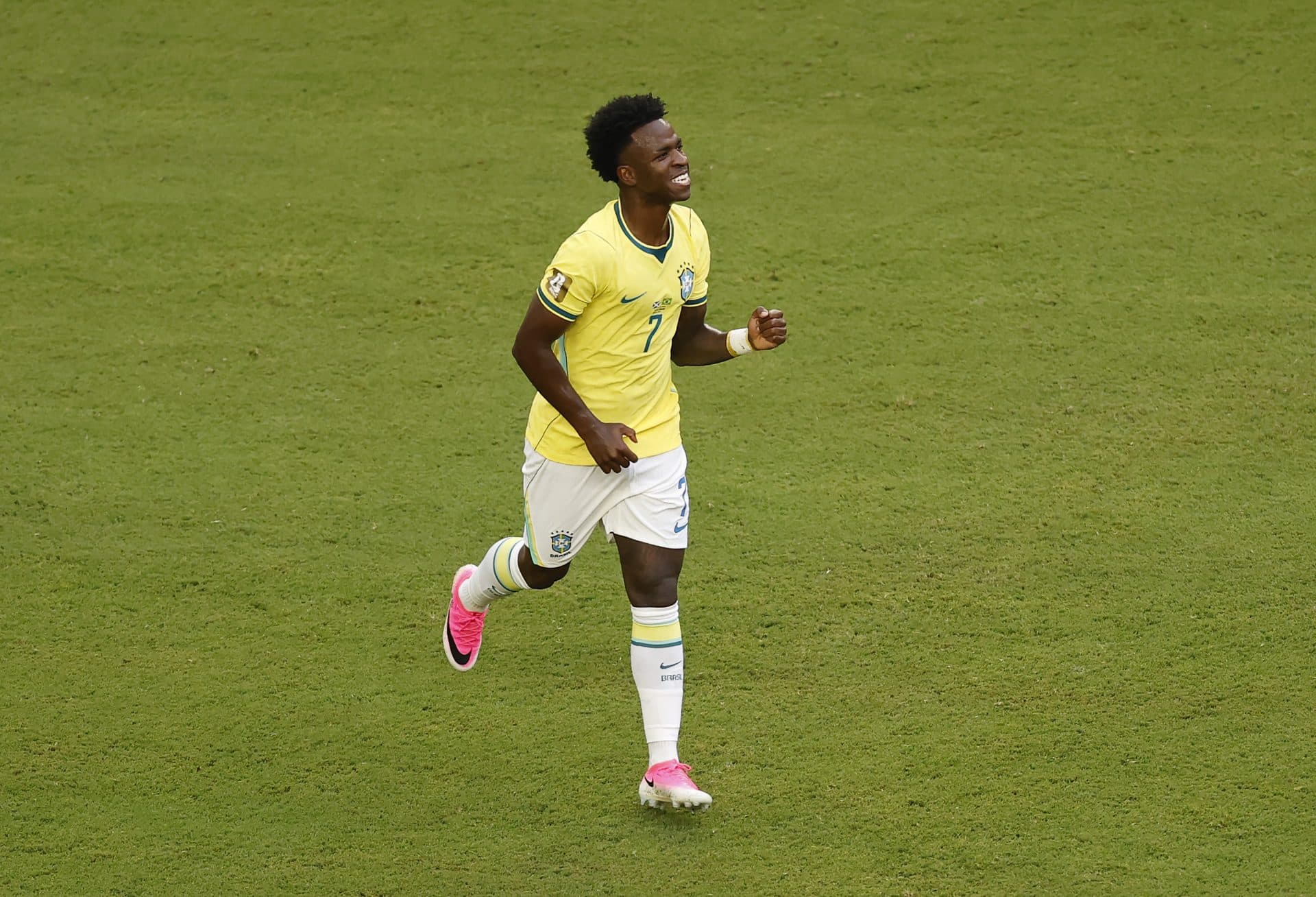 Real Madrid increase their contract offer for Vinicius, await final decision