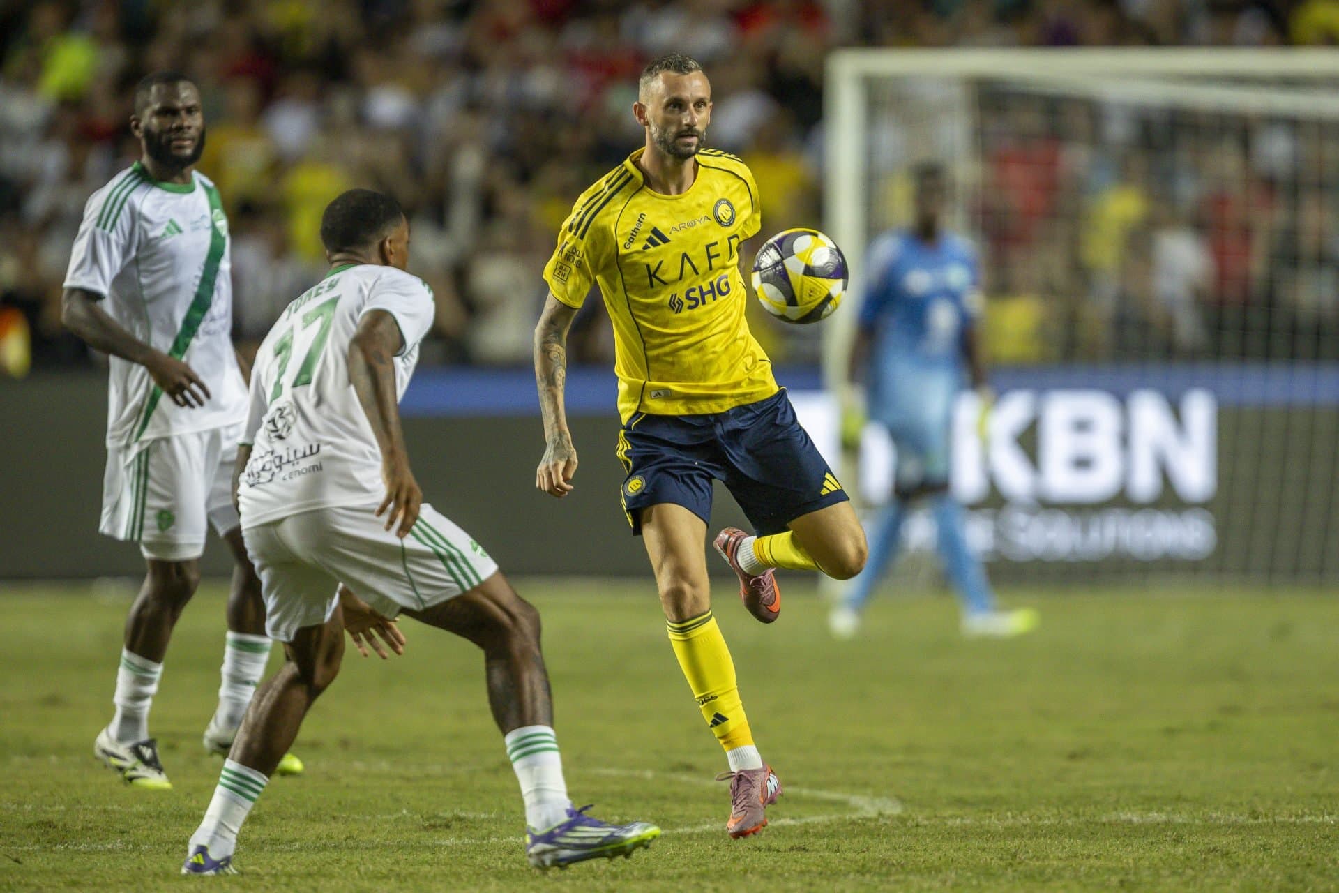 Real Madrid make surprise contact over 33-year-old free-agent midfielder – report