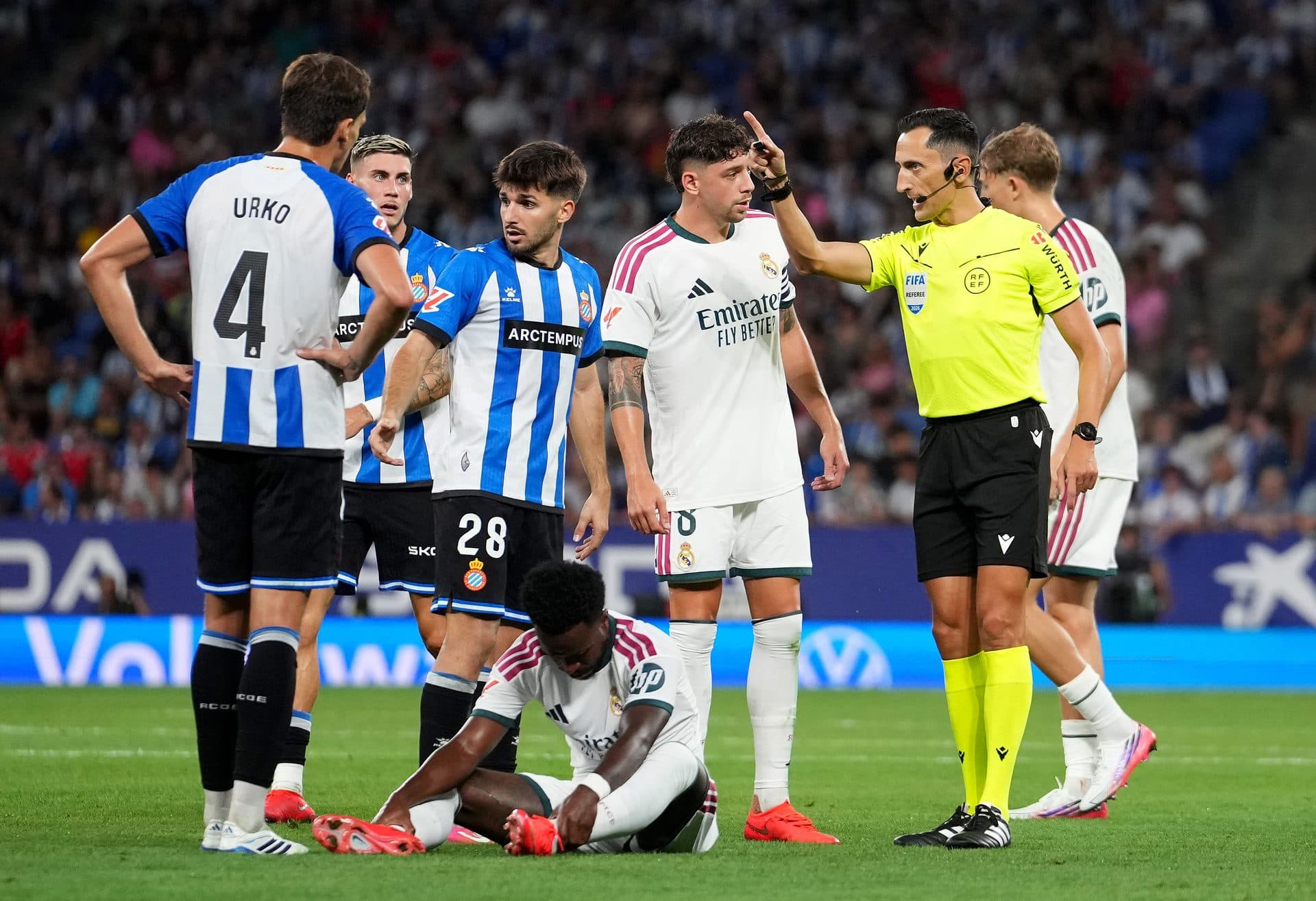 Real Madrid TV launches new refereeing criticism by dragging Lamine Yamal into the debate: ‘Extremely lenient with violent fouls’