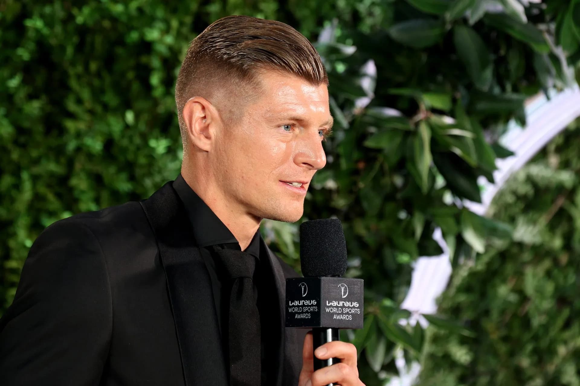 Bayern Munich honorary president opens up about German midfielder’s Real Madrid move — “Never earn 10 million here”