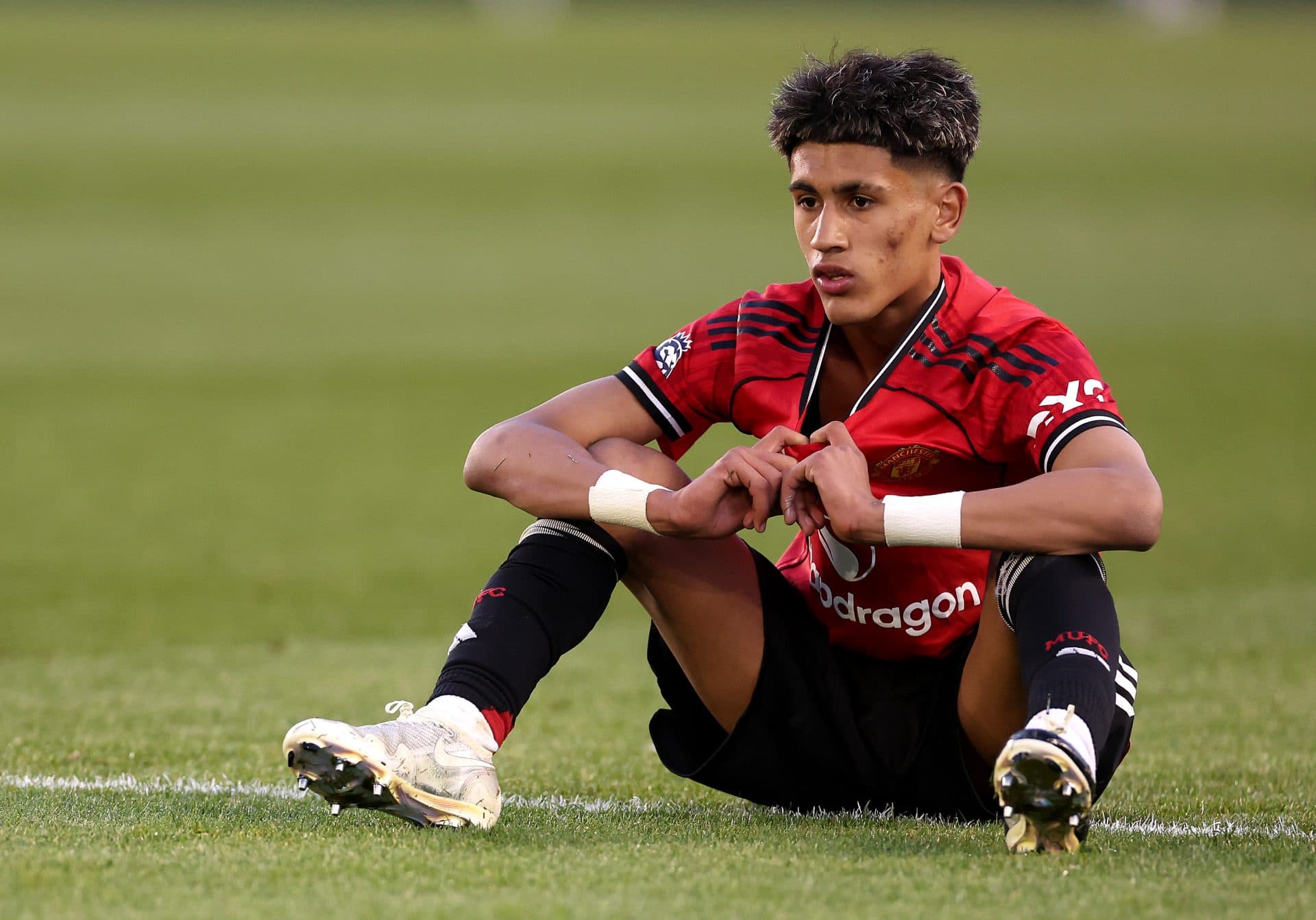 Manchester United wonderkid in Barcelona over future talks amid Real Madrid interest
