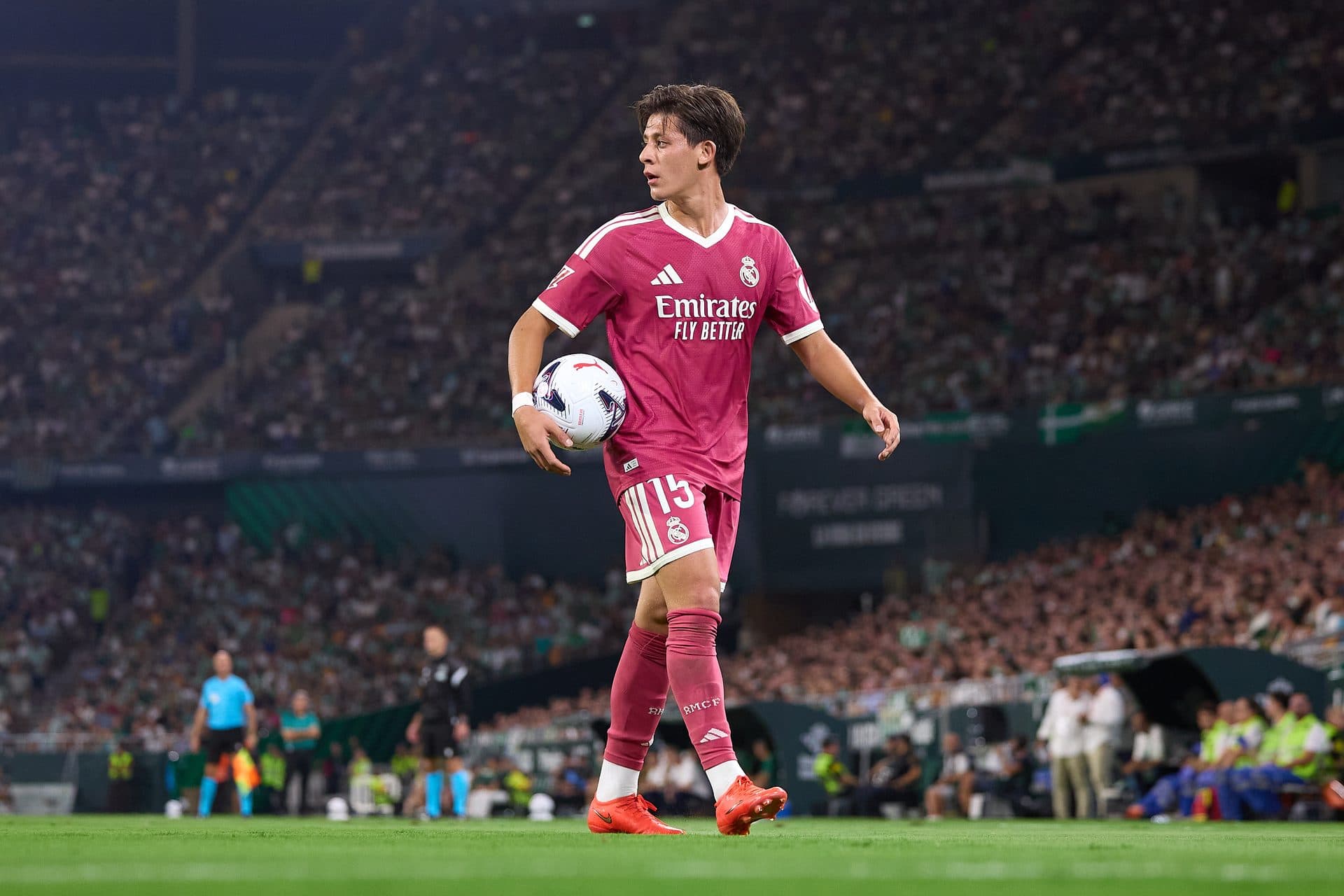 Mourinho’s decision to substitute Real Madrid’s best player vs Real Betis sparks confusion