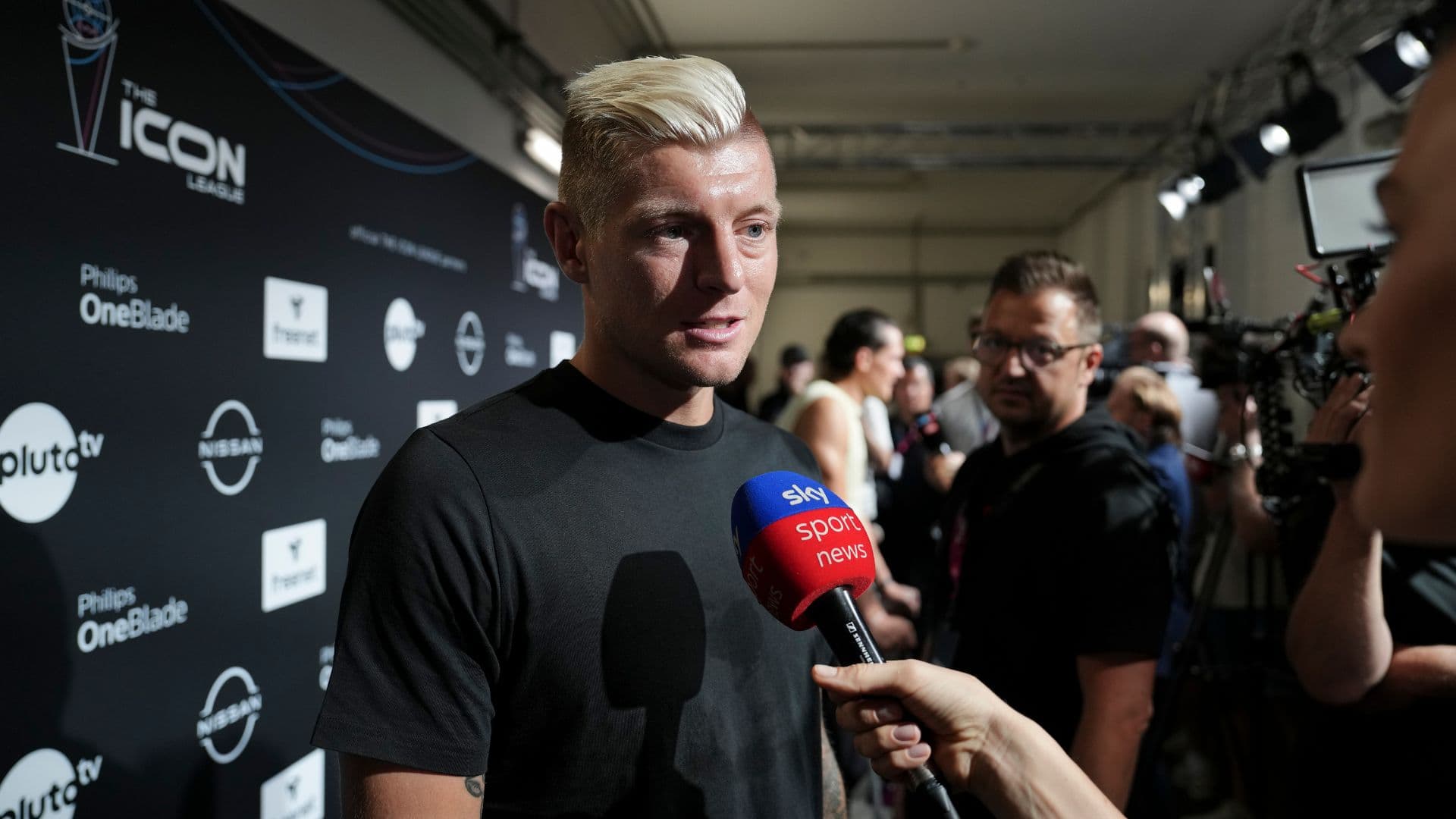 Toni Kroos and Rio Ferdinand rally behind Real Madrid ace despite recent setbacks